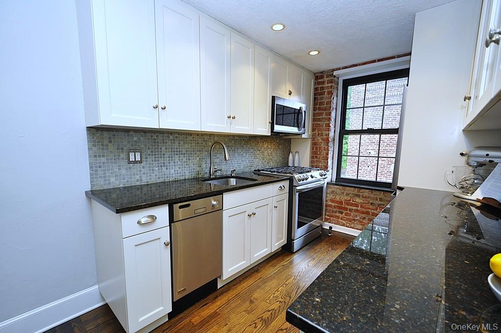 105 Garth Road # 1L, Scarsdale, NY 10583