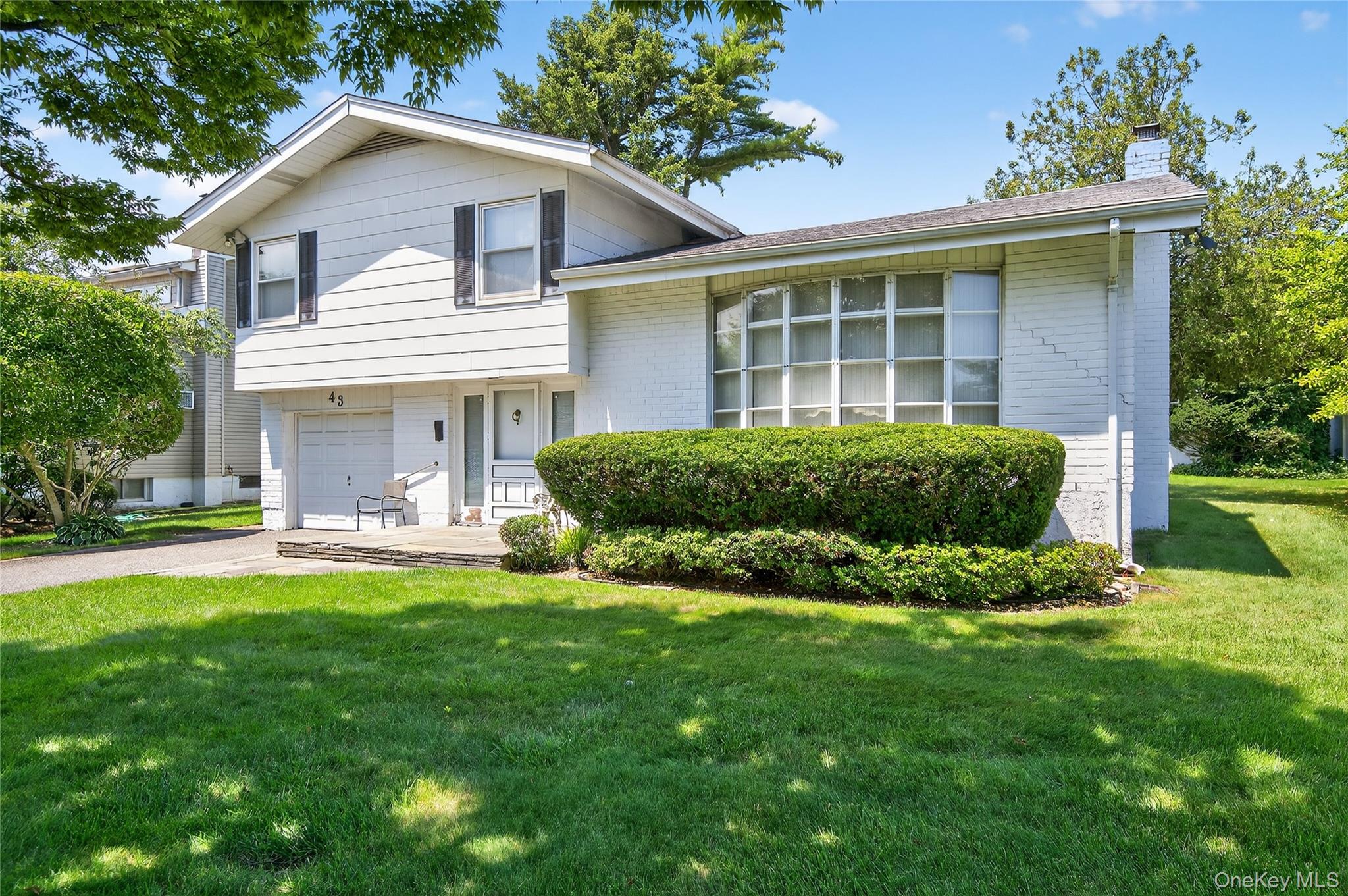 43 Friendly Lane, Jericho, NY 11753