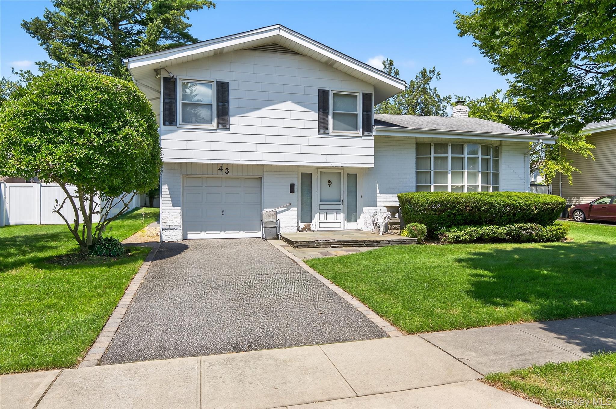 43 Friendly Lane, Jericho, NY 11753