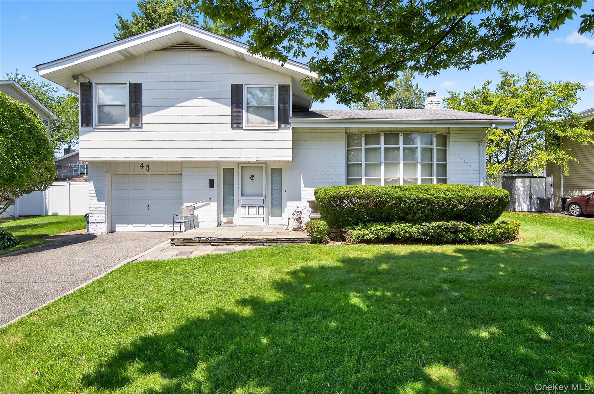 43 Friendly Lane, Jericho, NY 11753