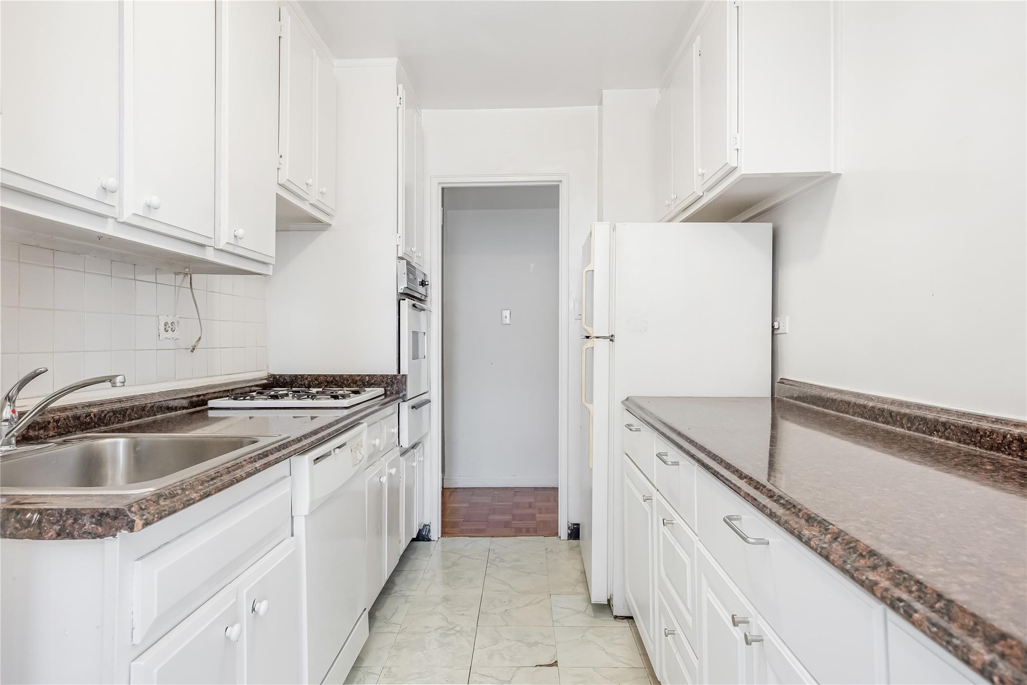 85-15 Main Street # 12I, Briarwood, NY 11435