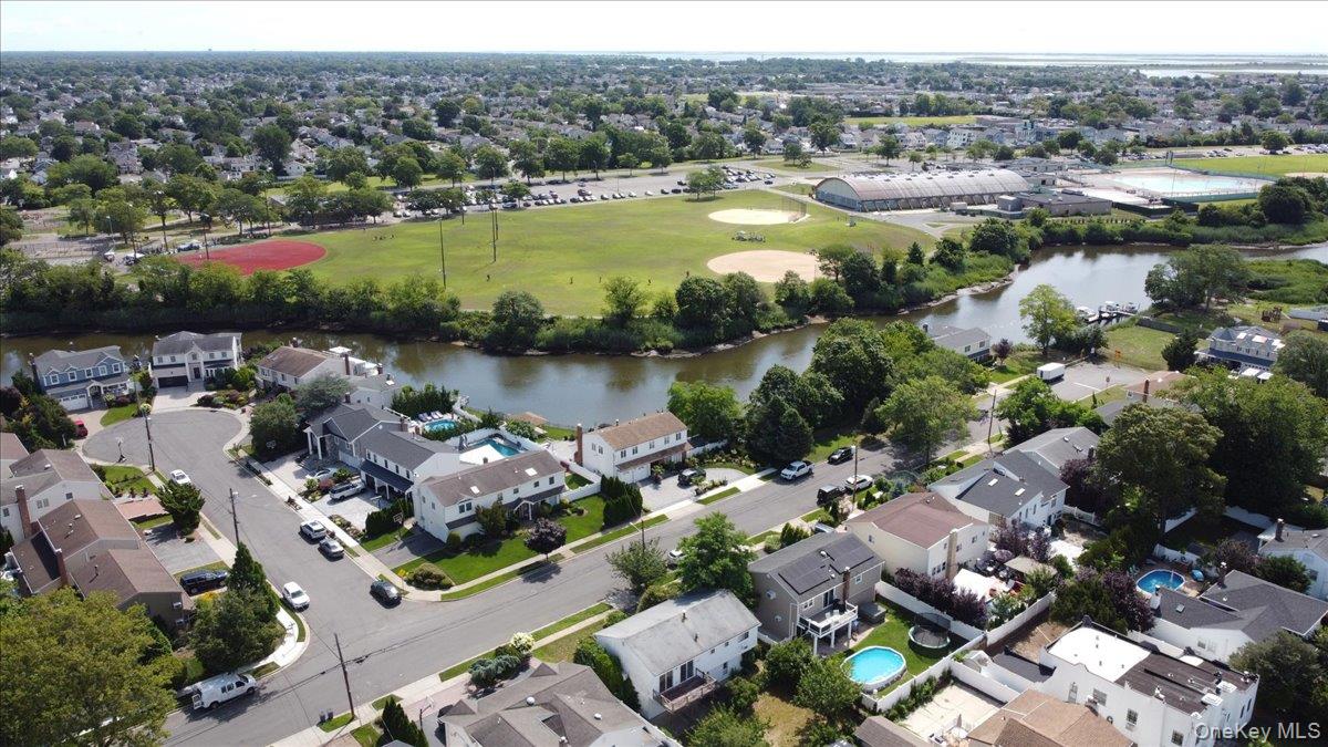 2770 Lincoln Boulevard, Merrick, NY 11566