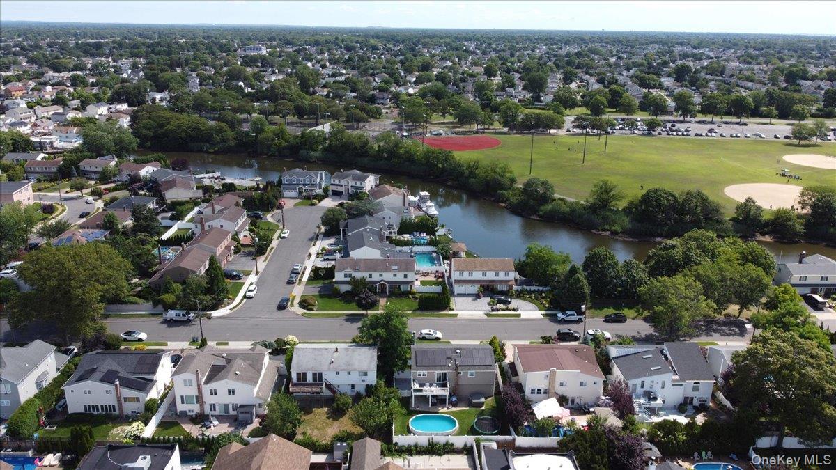 2770 Lincoln Boulevard, Merrick, NY 11566