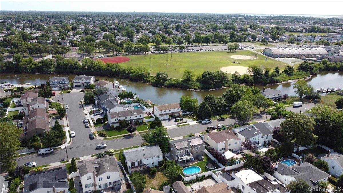 2770 Lincoln Boulevard, Merrick, NY 11566