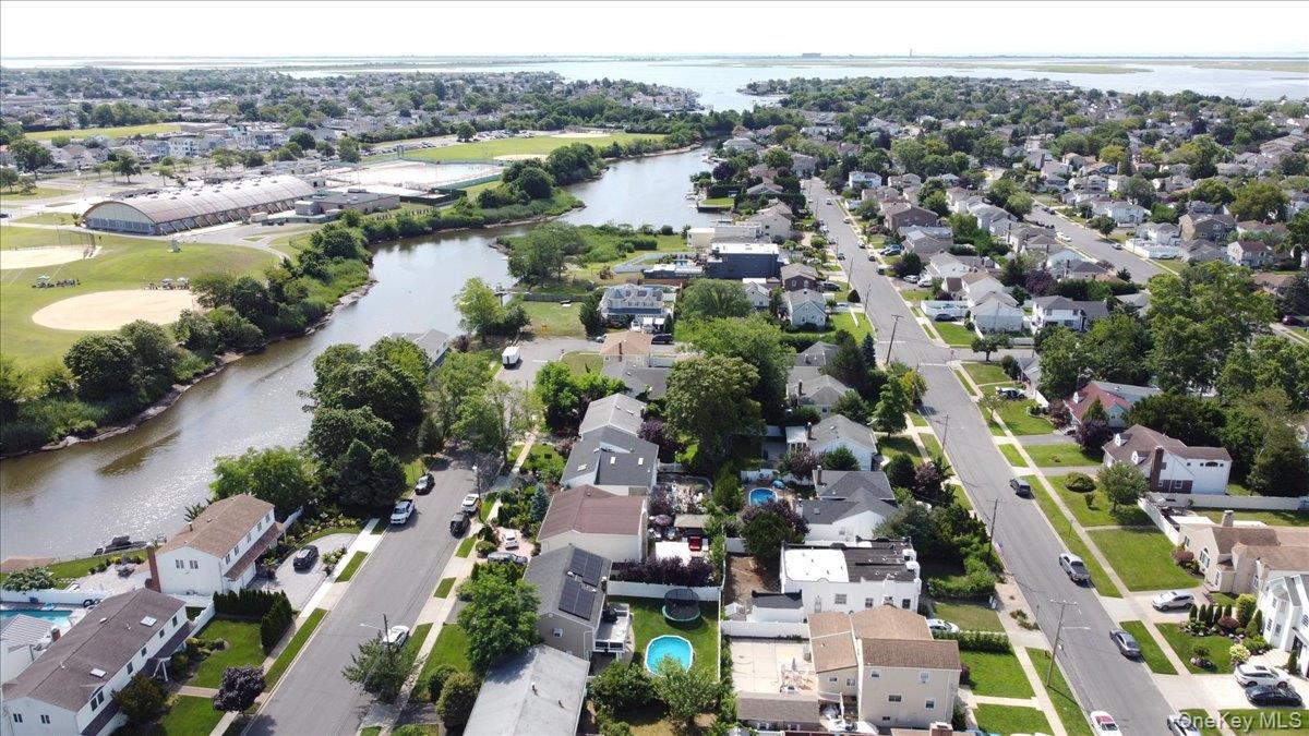 2770 Lincoln Boulevard, Merrick, NY 11566