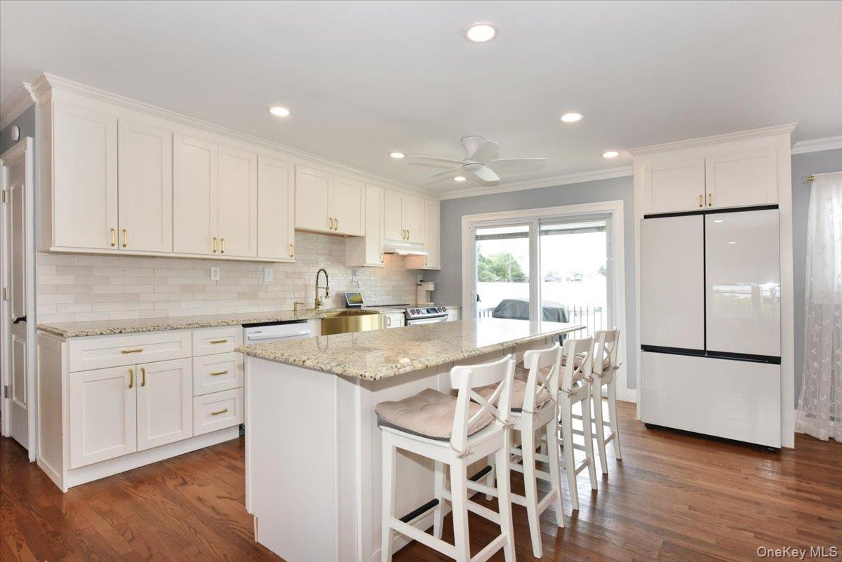 2770 Lincoln Boulevard, Merrick, NY 11566