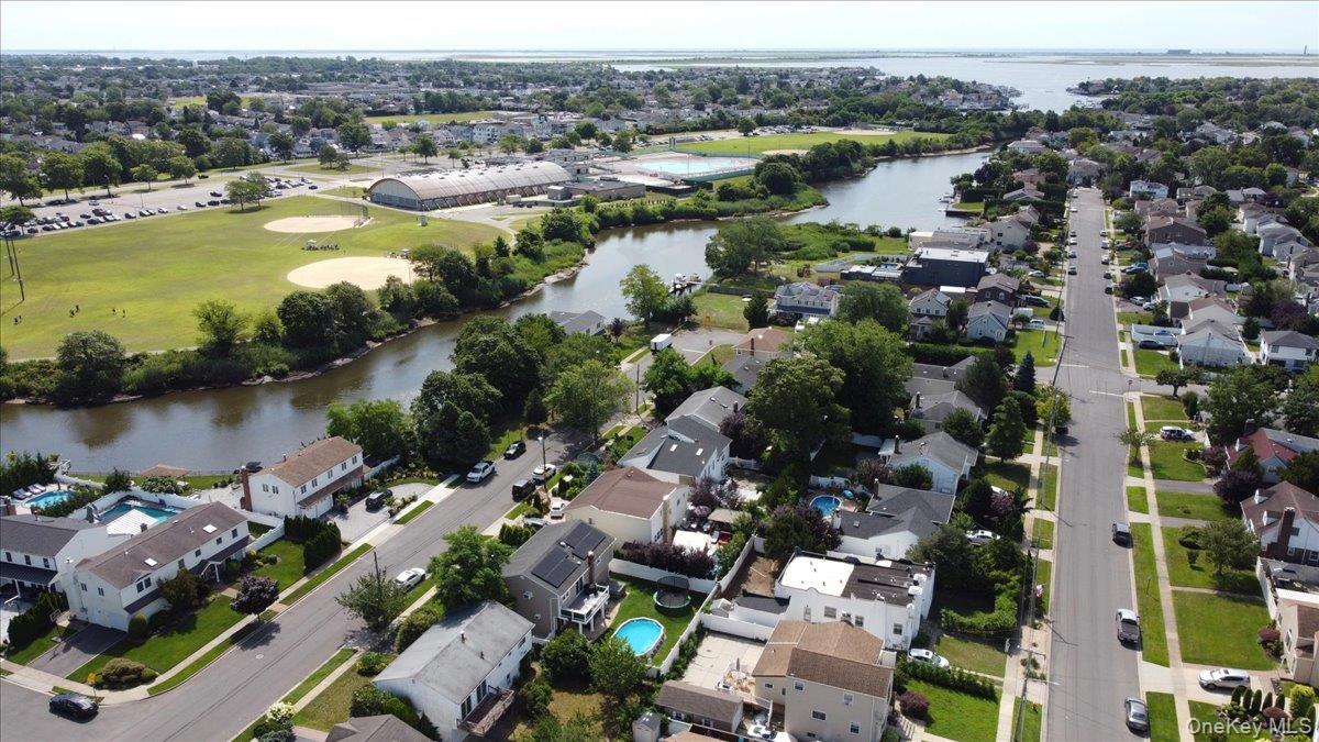 2770 Lincoln Boulevard, Merrick, NY 11566