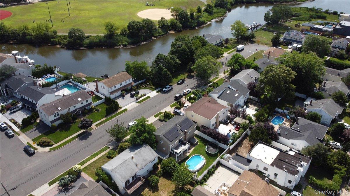 2770 Lincoln Boulevard, Merrick, NY 11566