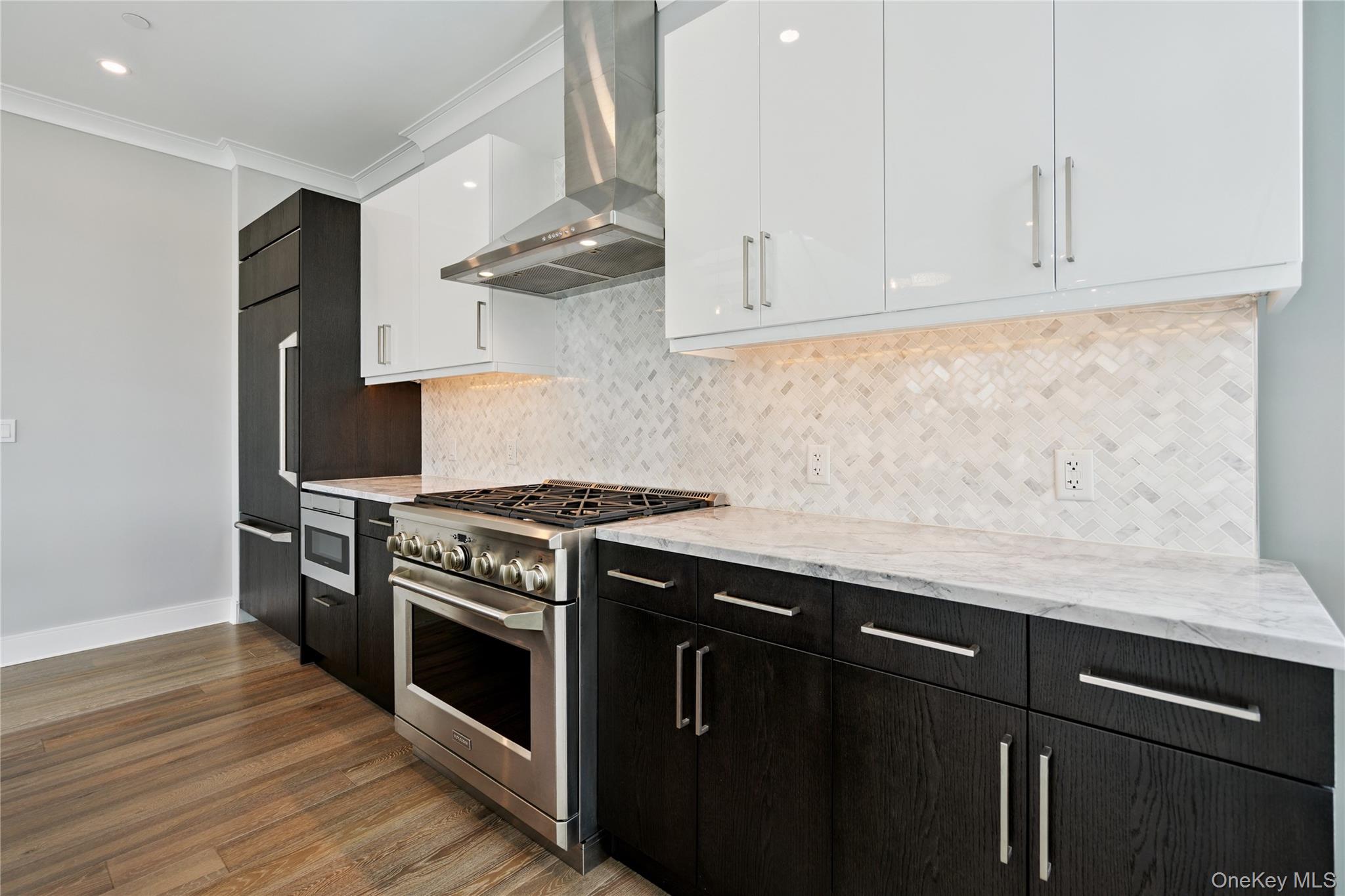 100 Garvies Point Road # 1304, Glen Cove, NY 11542