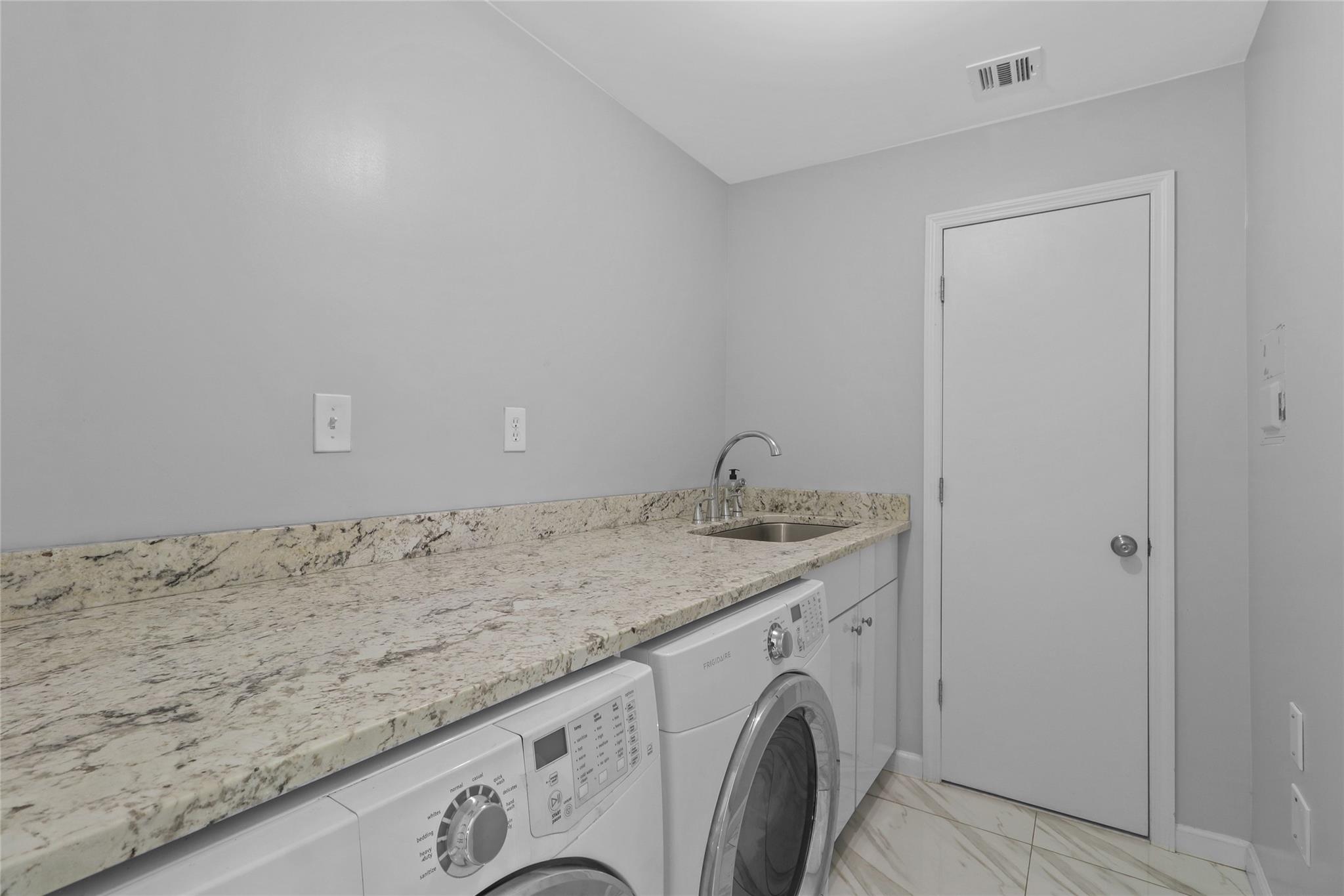 14 Hamburg Way # 303, Monroe, NY 10950