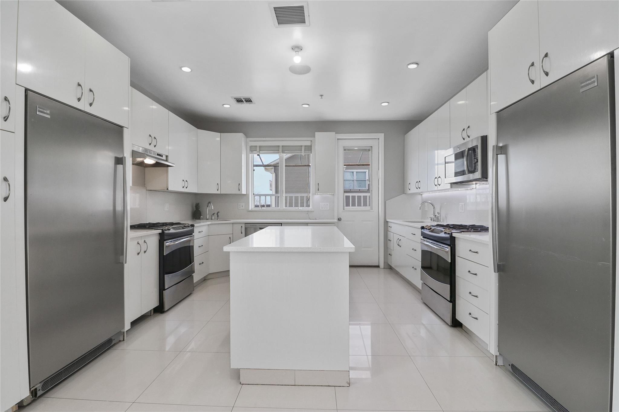 14 Hamburg Way # 303, Monroe, NY 10950