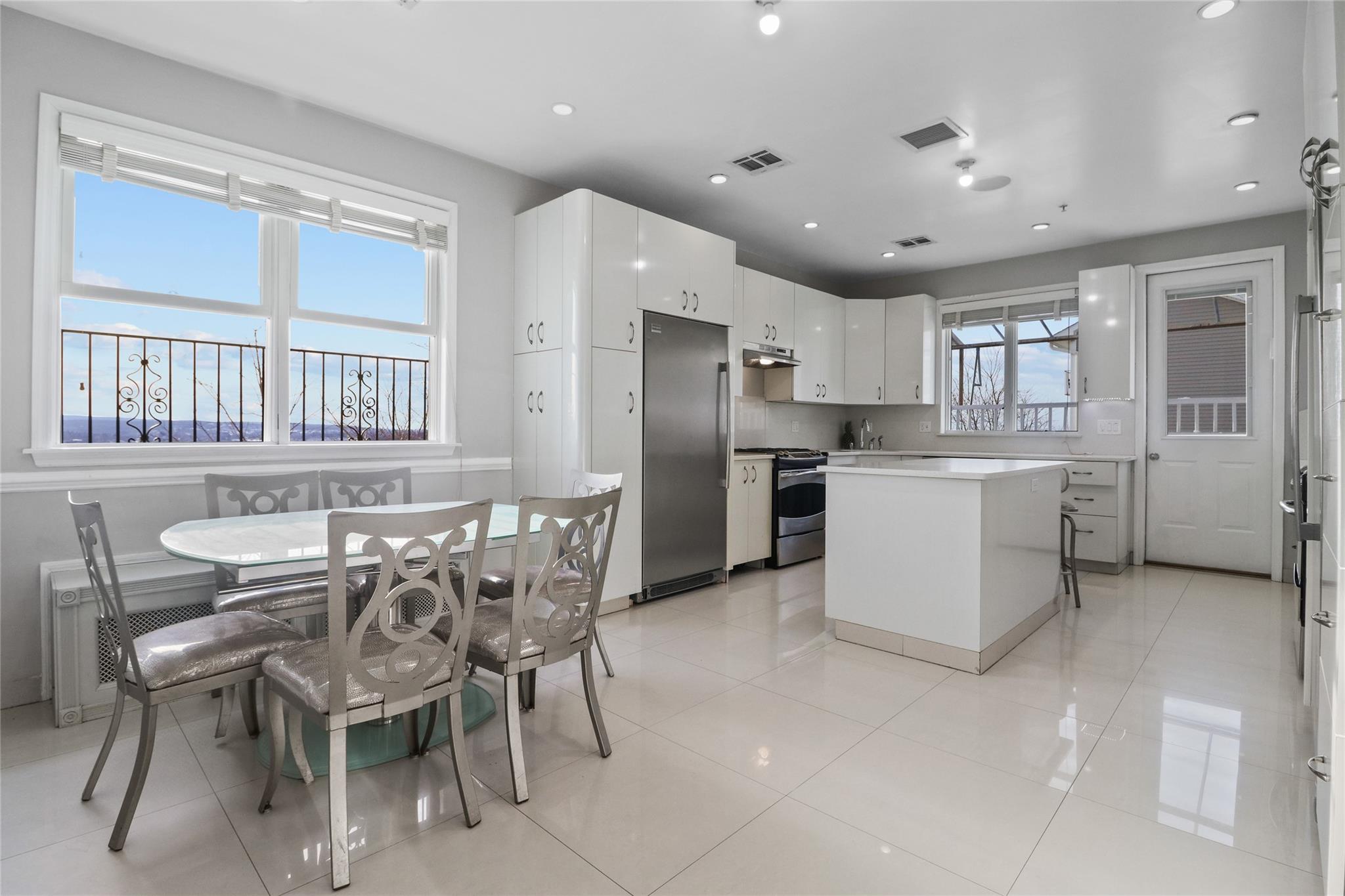 14 Hamburg Way # 303, Monroe, NY 10950