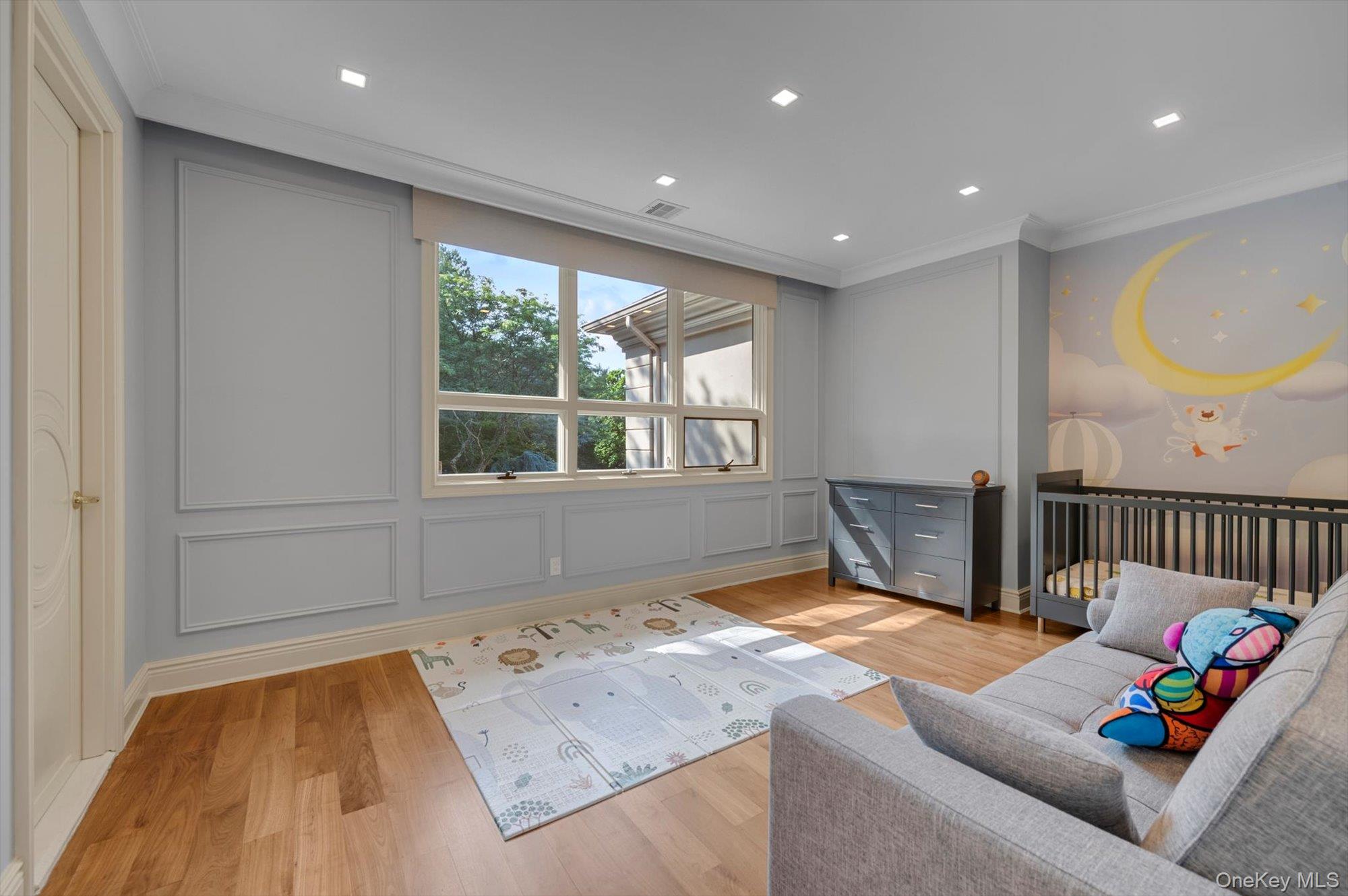 55 Coves Run, Oyster Bay Cove, NY 11791