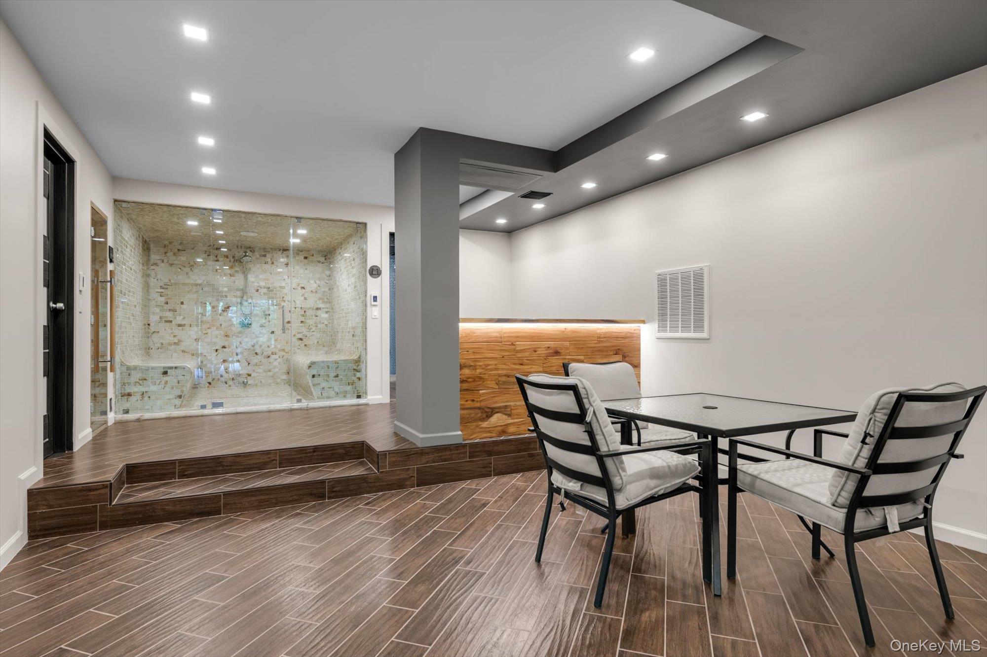 55 Coves Run, Oyster Bay Cove, NY 11791