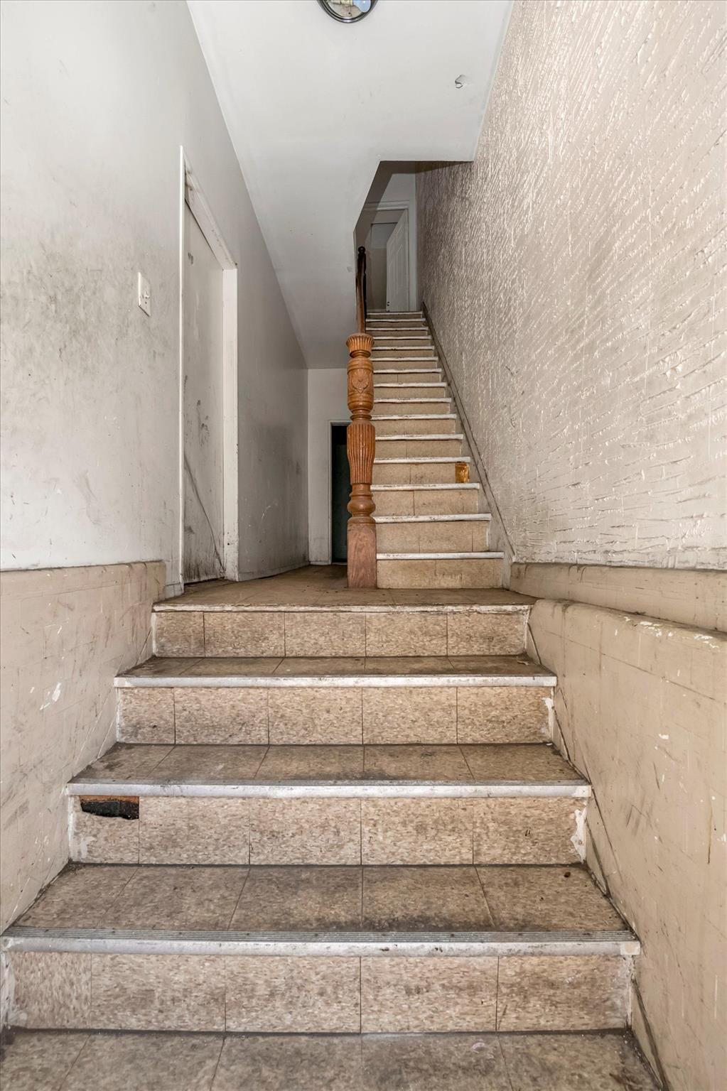 1129 E Tremont Avenue, Bronx, NY 10460