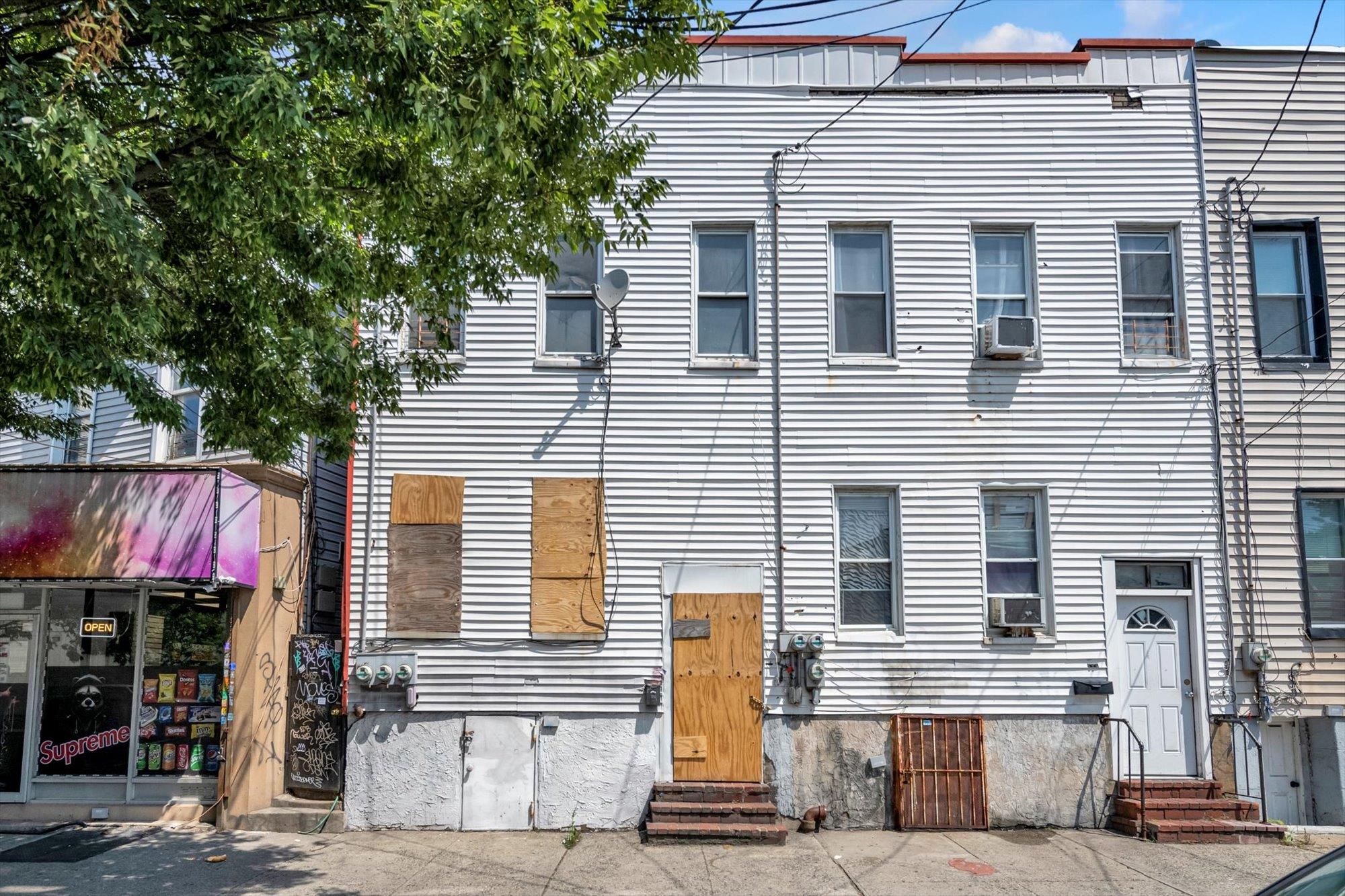 1129 E Tremont Avenue, Bronx, NY 10460