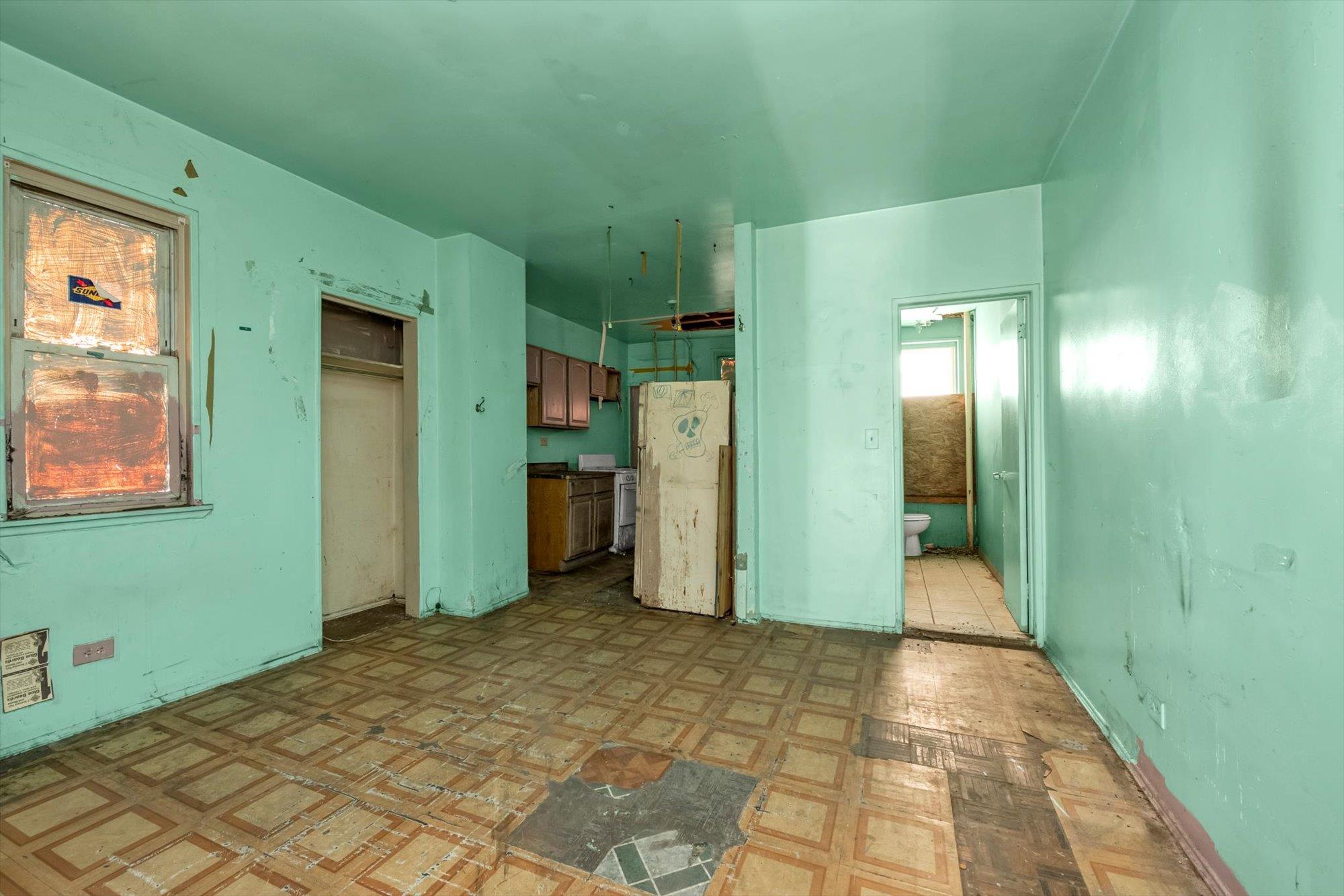 1129 E Tremont Avenue, Bronx, NY 10460