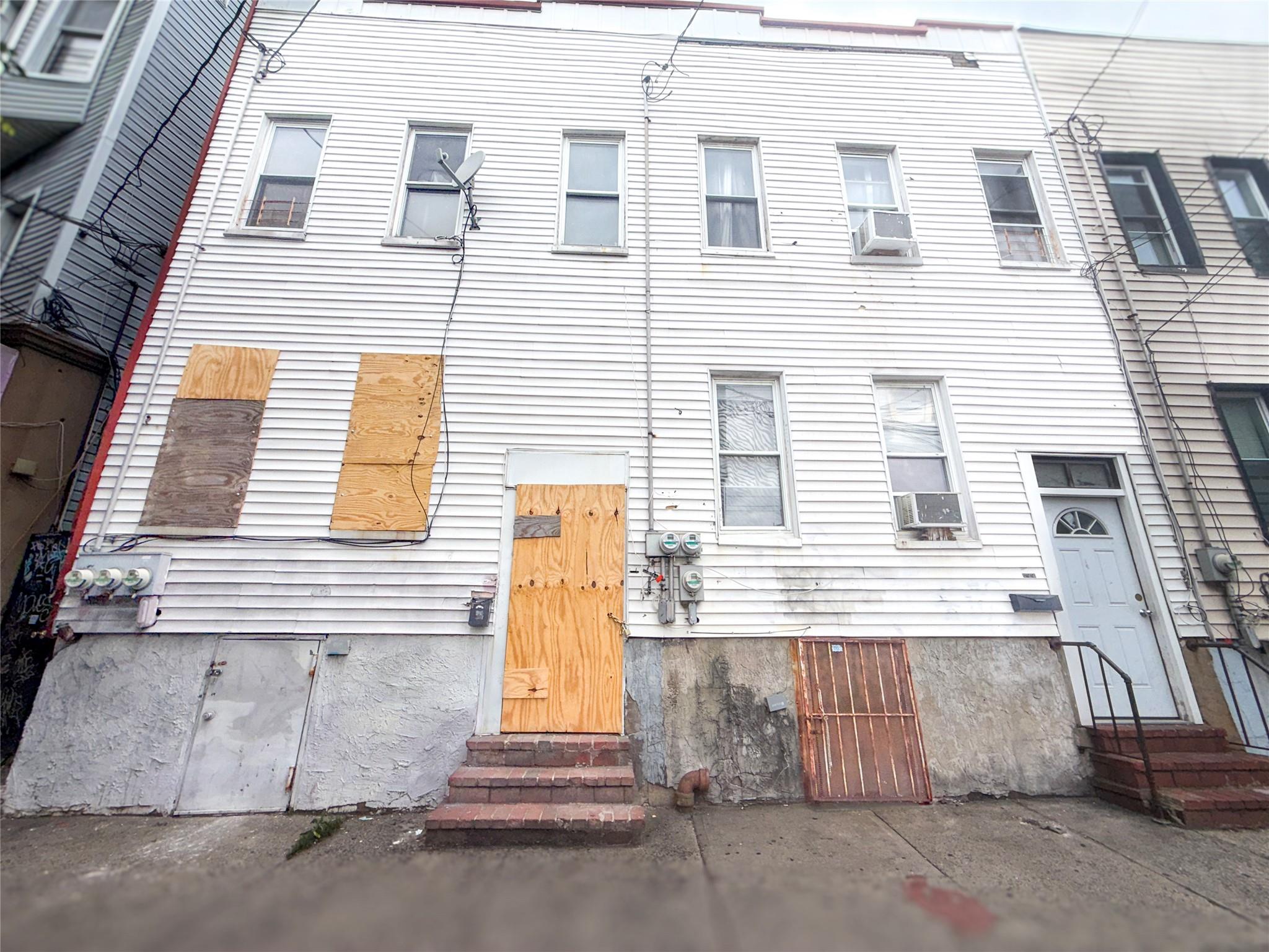 1129 E Tremont Avenue, Bronx, NY 10460