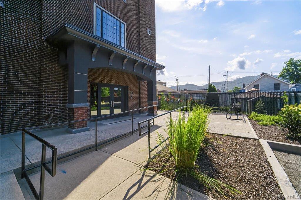 249 Main Street # 402, Beacon, NY 12508