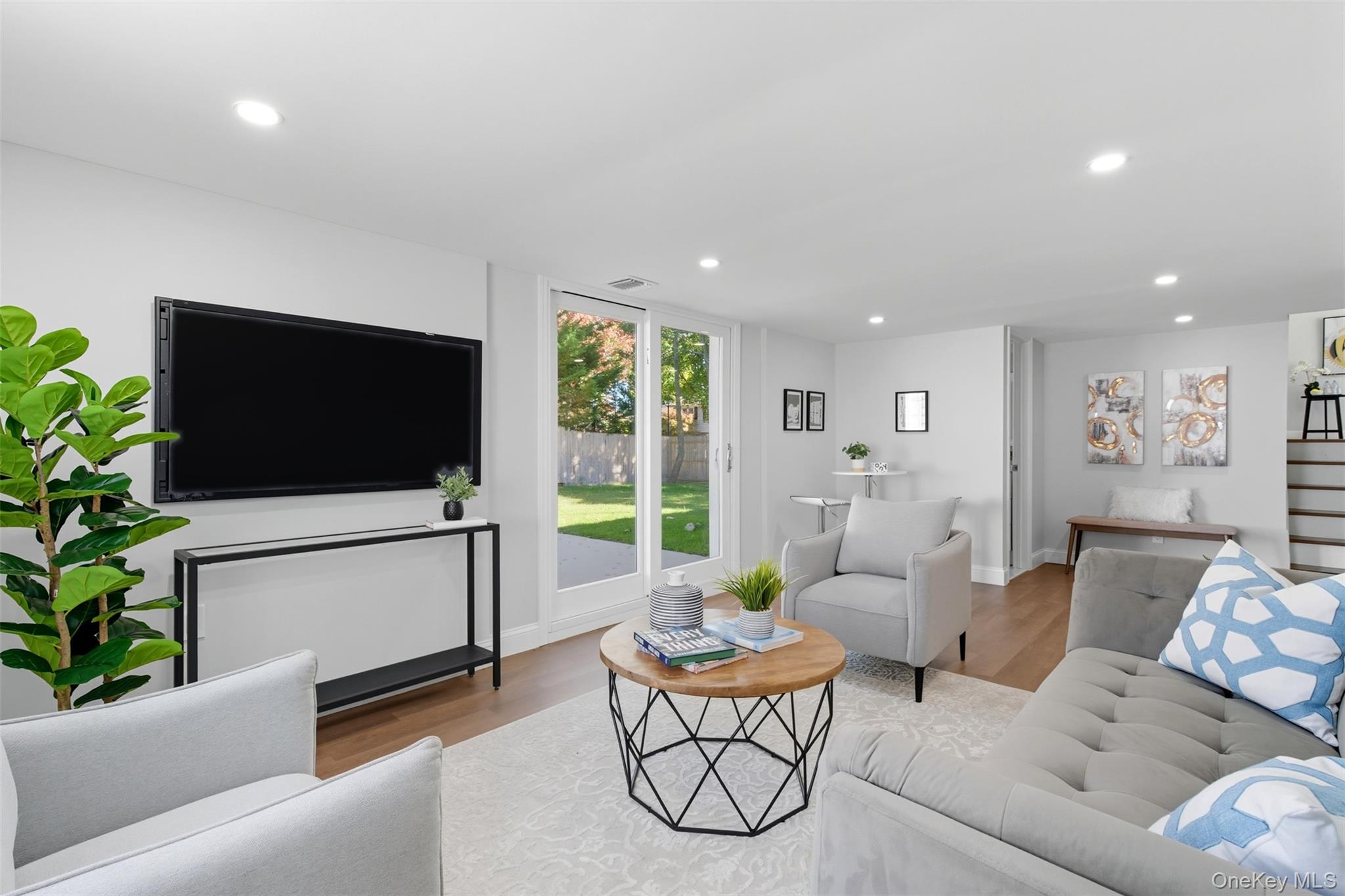 15 Byfield Place, Melville, NY 11747