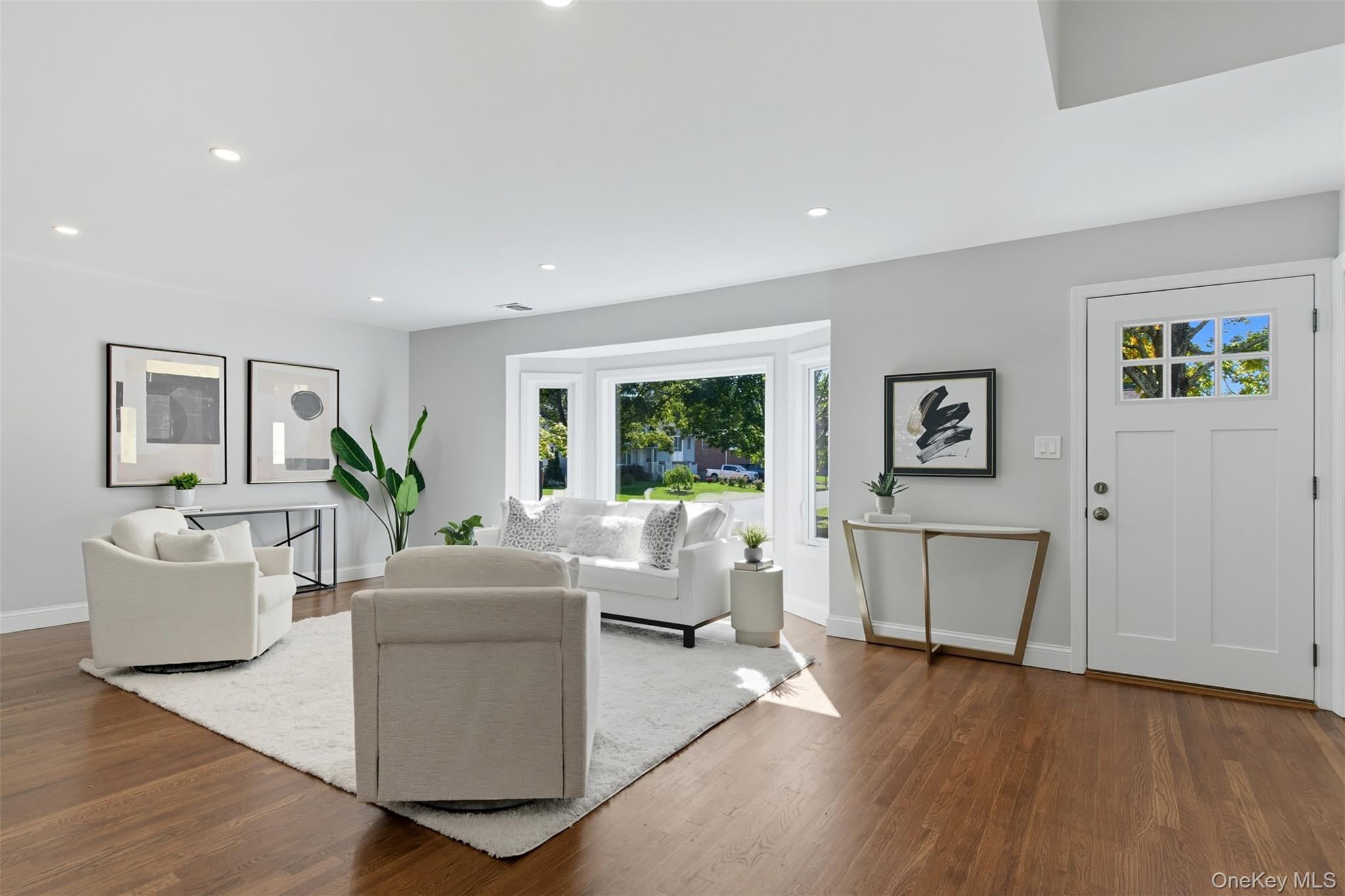 15 Byfield Place, Melville, NY 11747