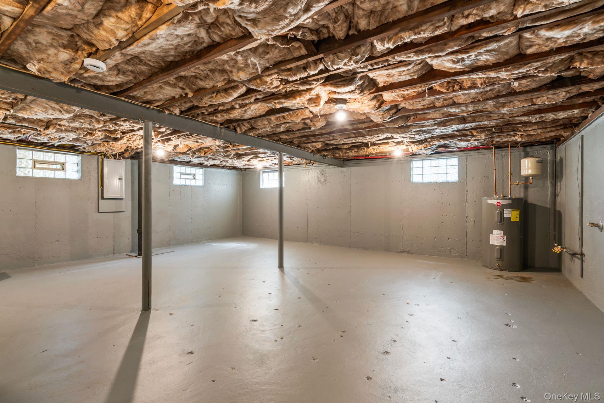 15 Byfield Place, Melville, NY 11747