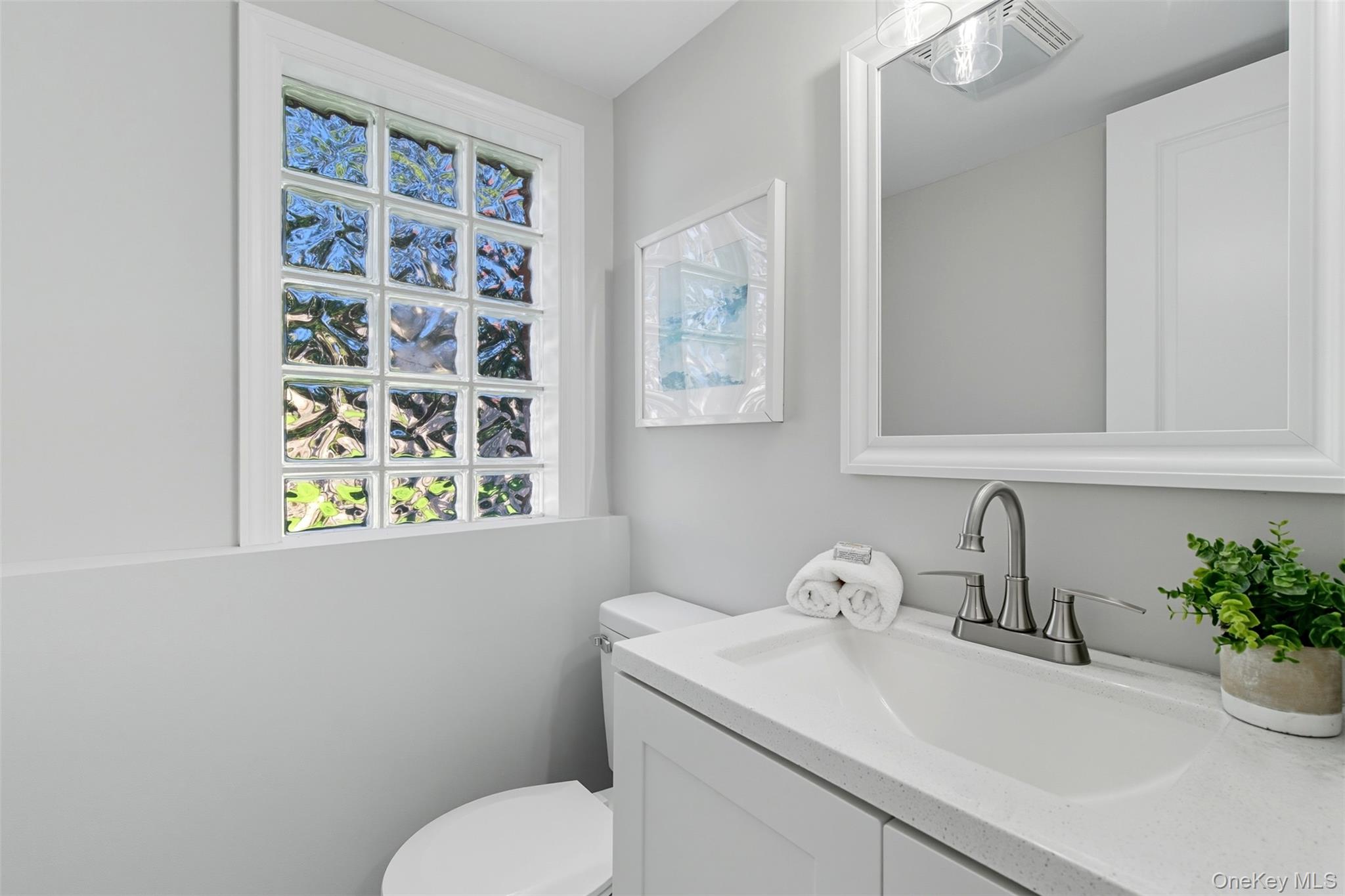 15 Byfield Place, Melville, NY 11747