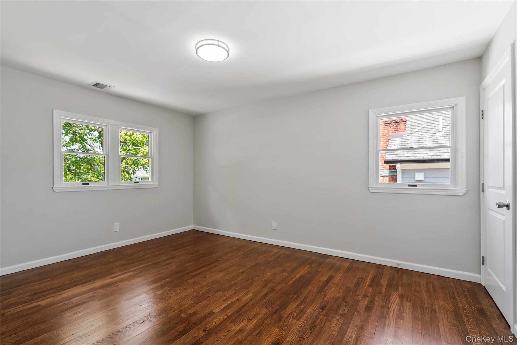 15 Byfield Place, Melville, NY 11747