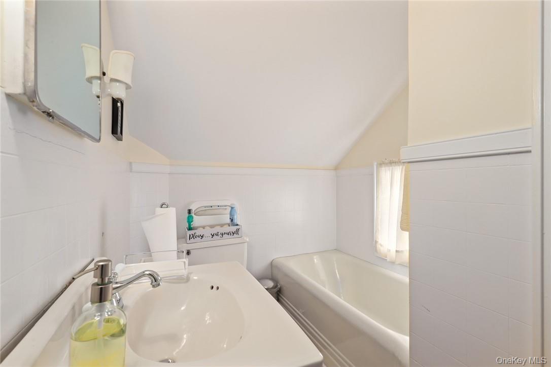 26-28 Westchester Avenue, Pound Ridge, NY 10576