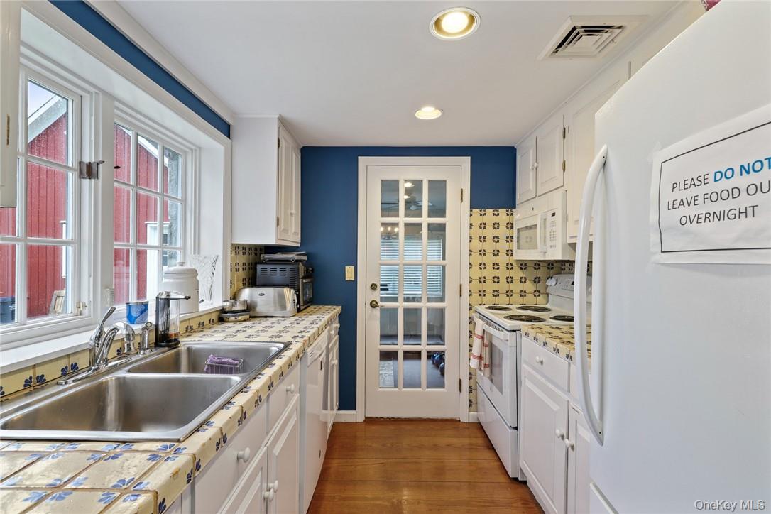 26-28 Westchester Avenue, Pound Ridge, NY 10576