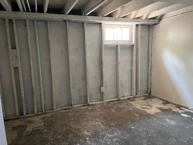 87 W Clinton Avenue, Roosevelt, NY 11575