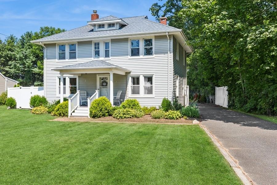 18955 Main Road, Mattituck, NY 11952