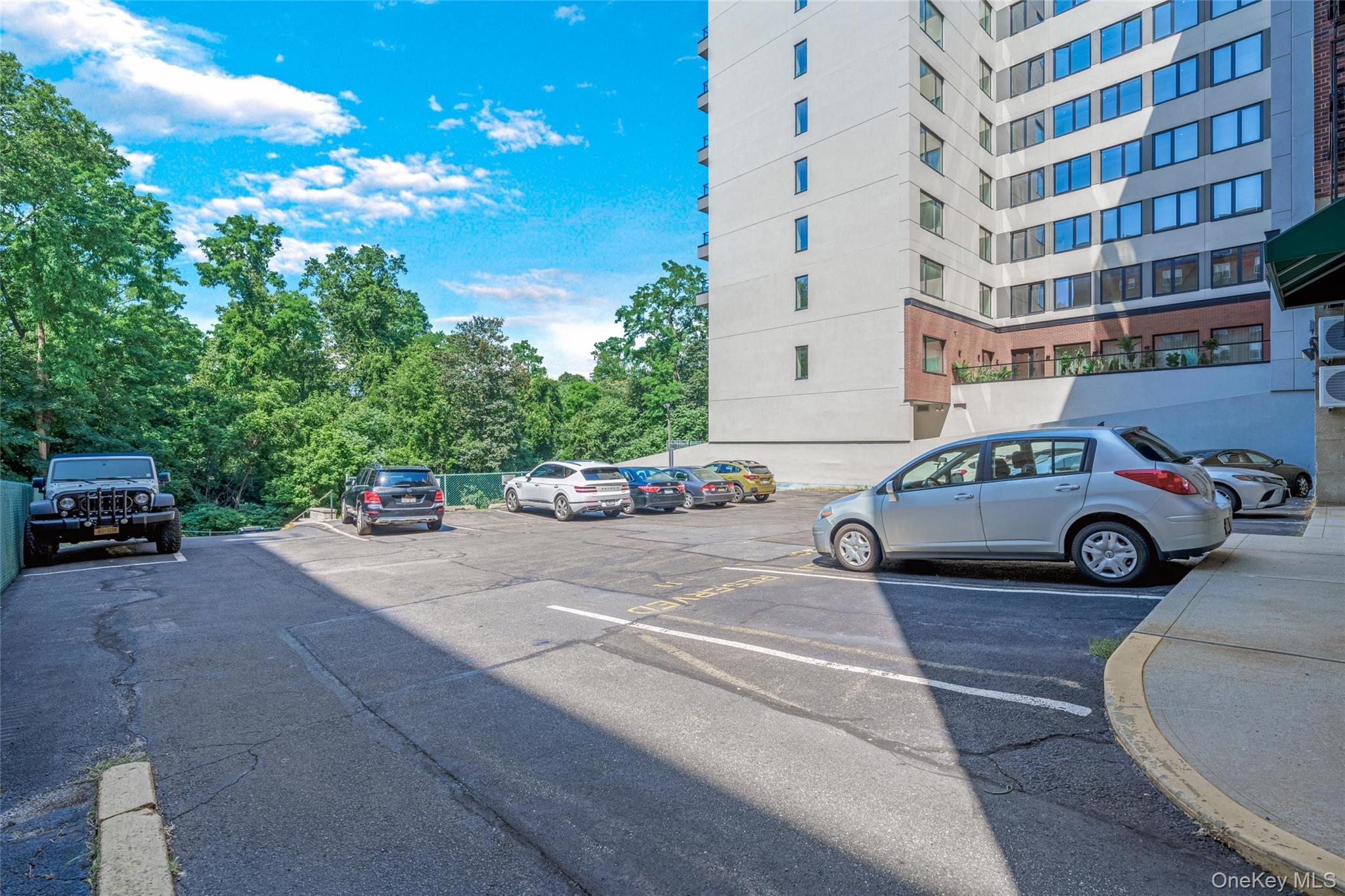 44-20 Douglaston Pkwy Douglaston Parkway # 5A, Little Neck, NY 11363