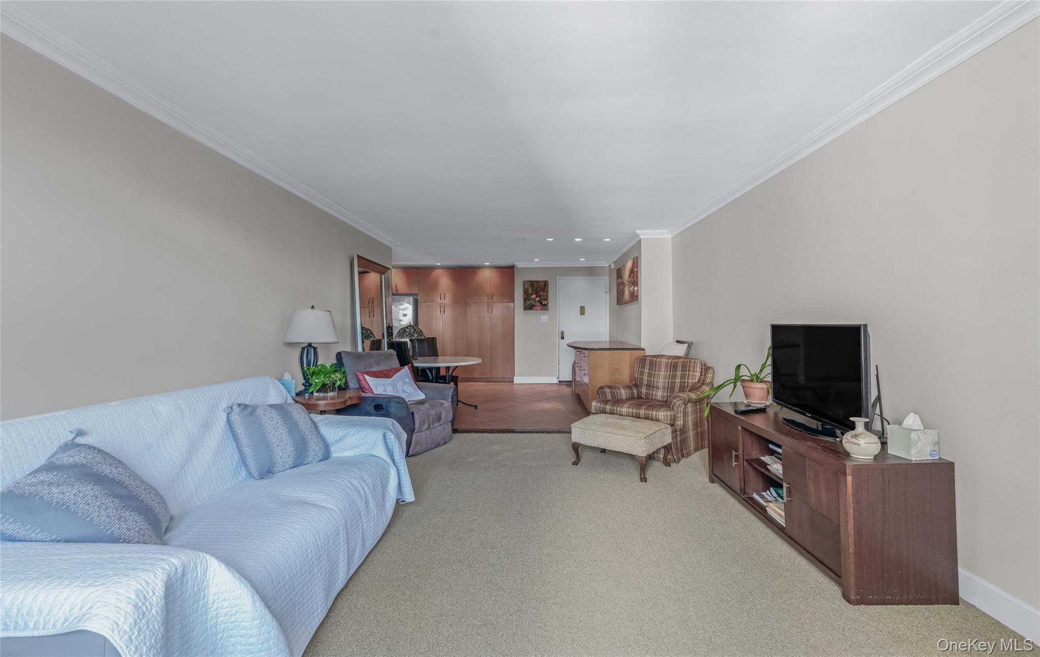 44-20 Douglaston Pkwy Douglaston Parkway # 5A, Little Neck, NY 11363