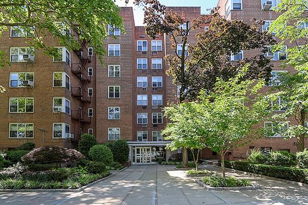 209-80 18th Avenue # 2G, Bayside, NY 11360