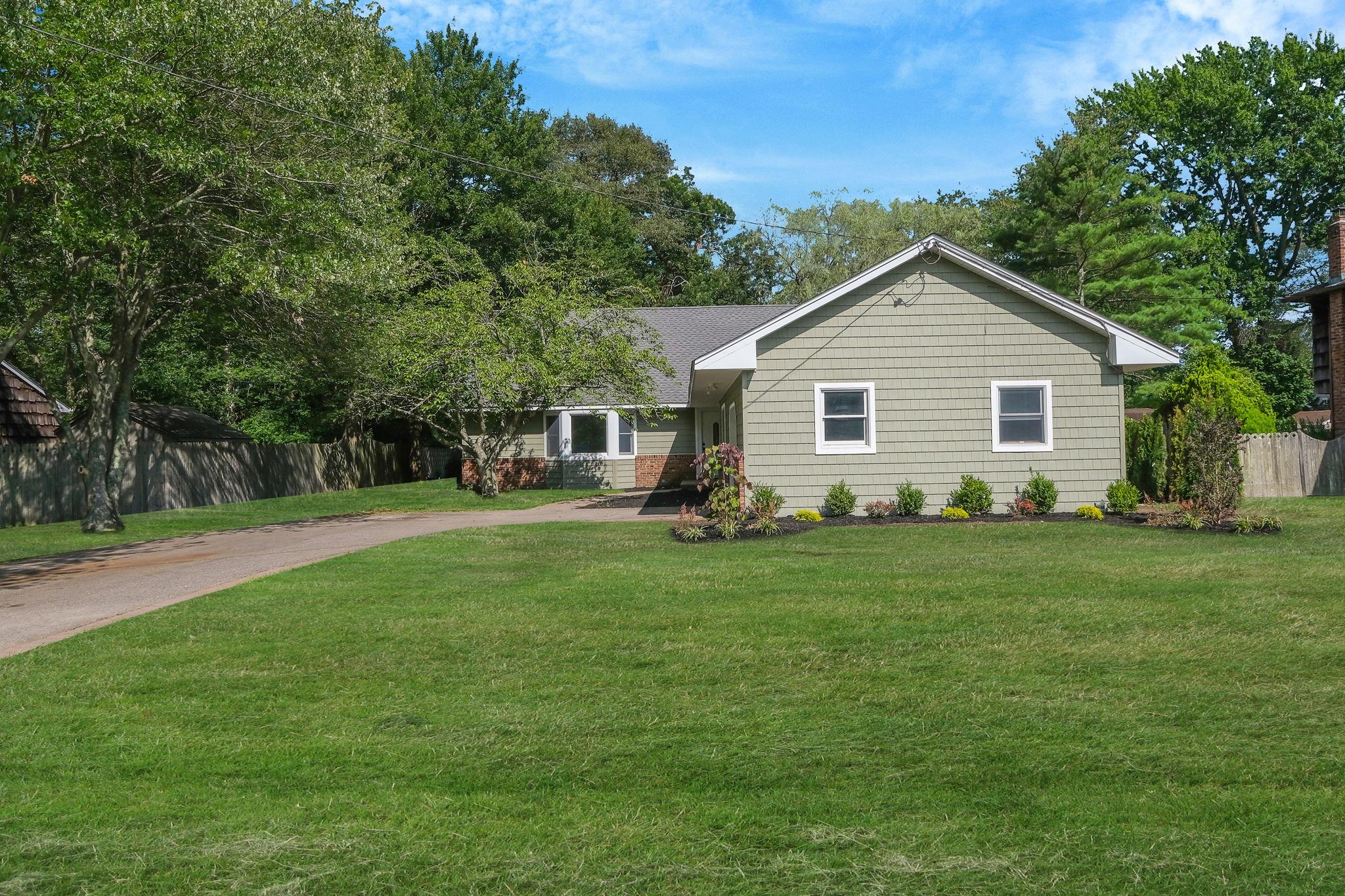 43 W Shore Road, Oakdale, NY 11769