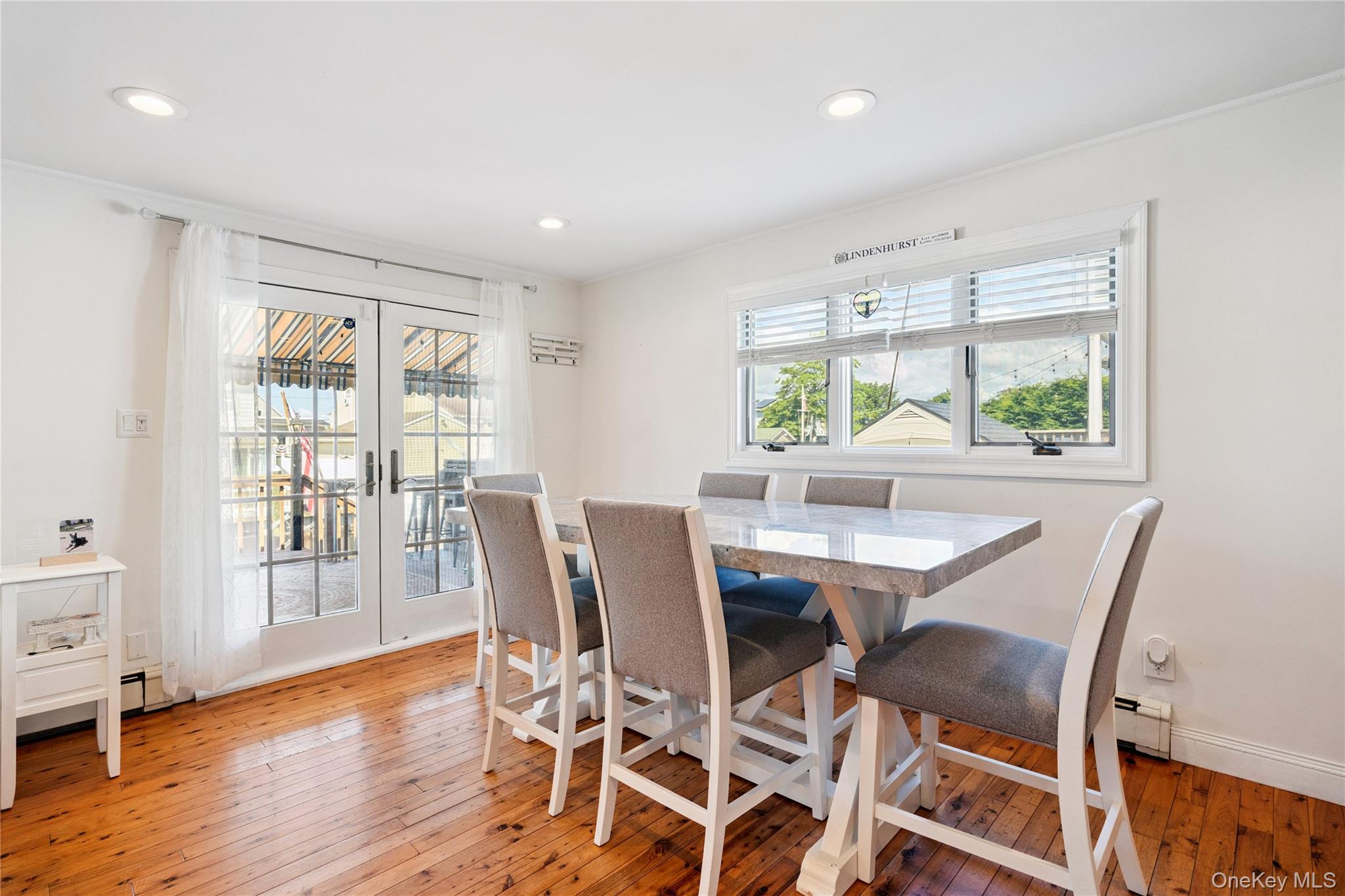 833 S 5th Street, Lindenhurst, NY 11757