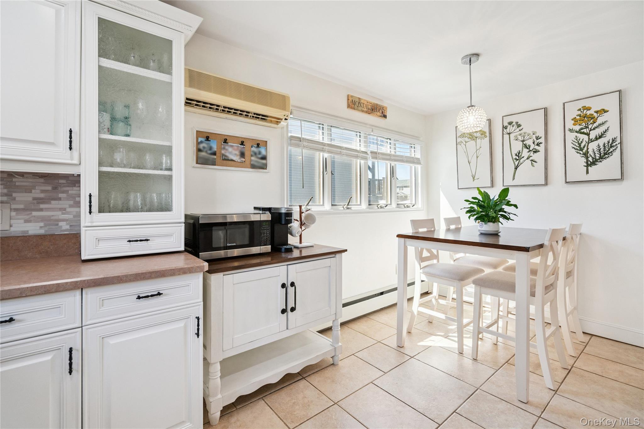 833 S 5th Street, Lindenhurst, NY 11757