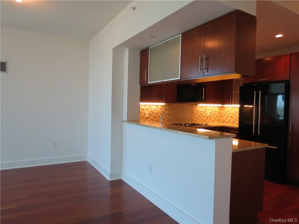 175 Huguenot St # 1801, New Rochelle, NY 10801