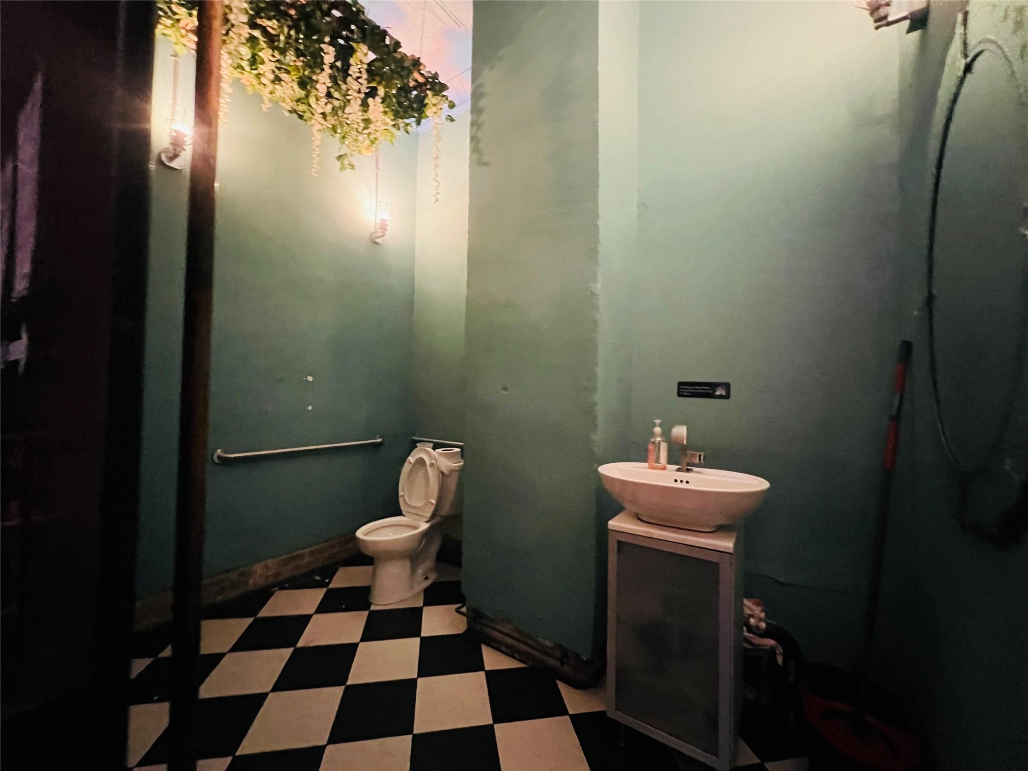 63-19 39th Avenue, Woodside, NY 11377