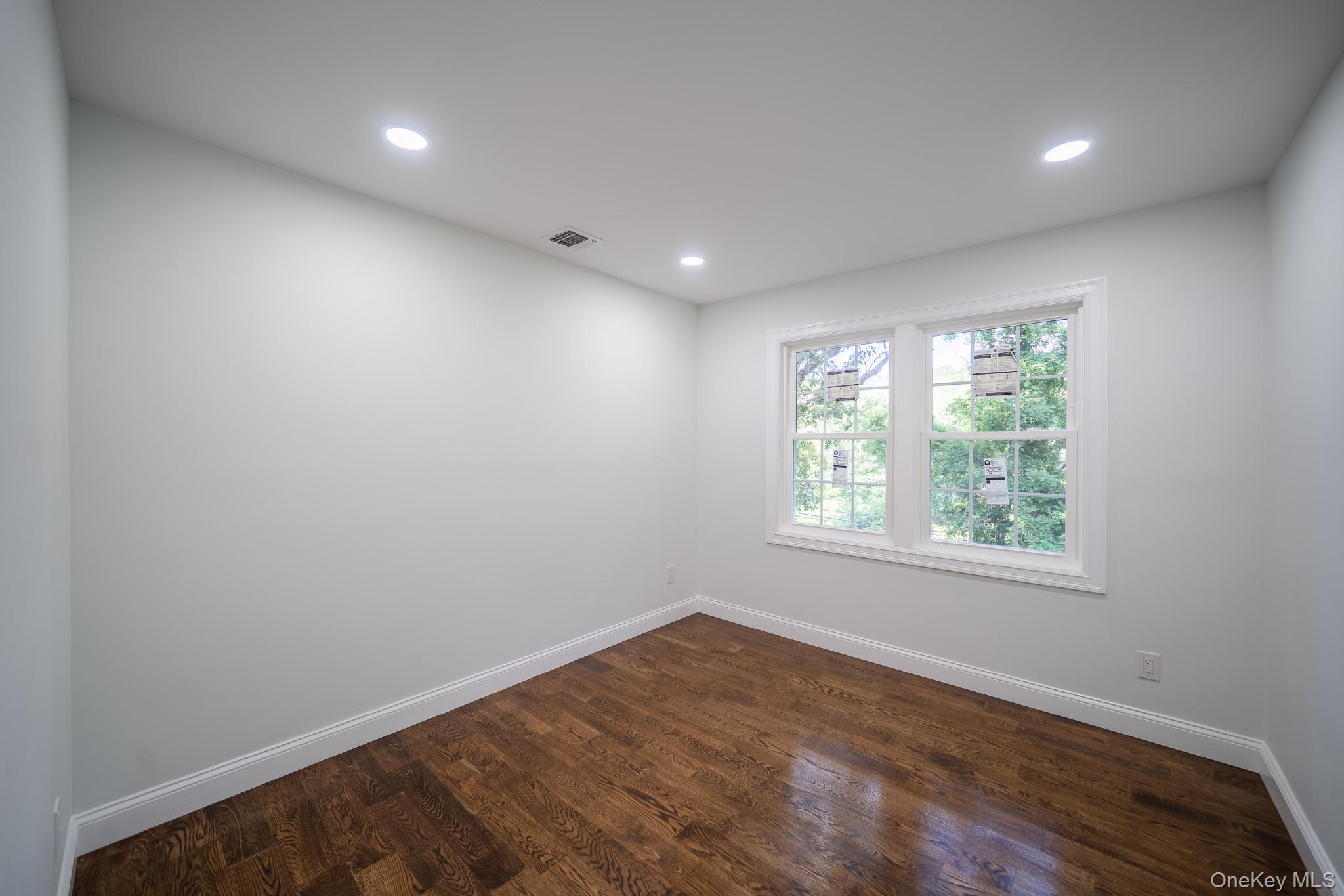 368 Landing Avenue, Smithtown, NY 11787