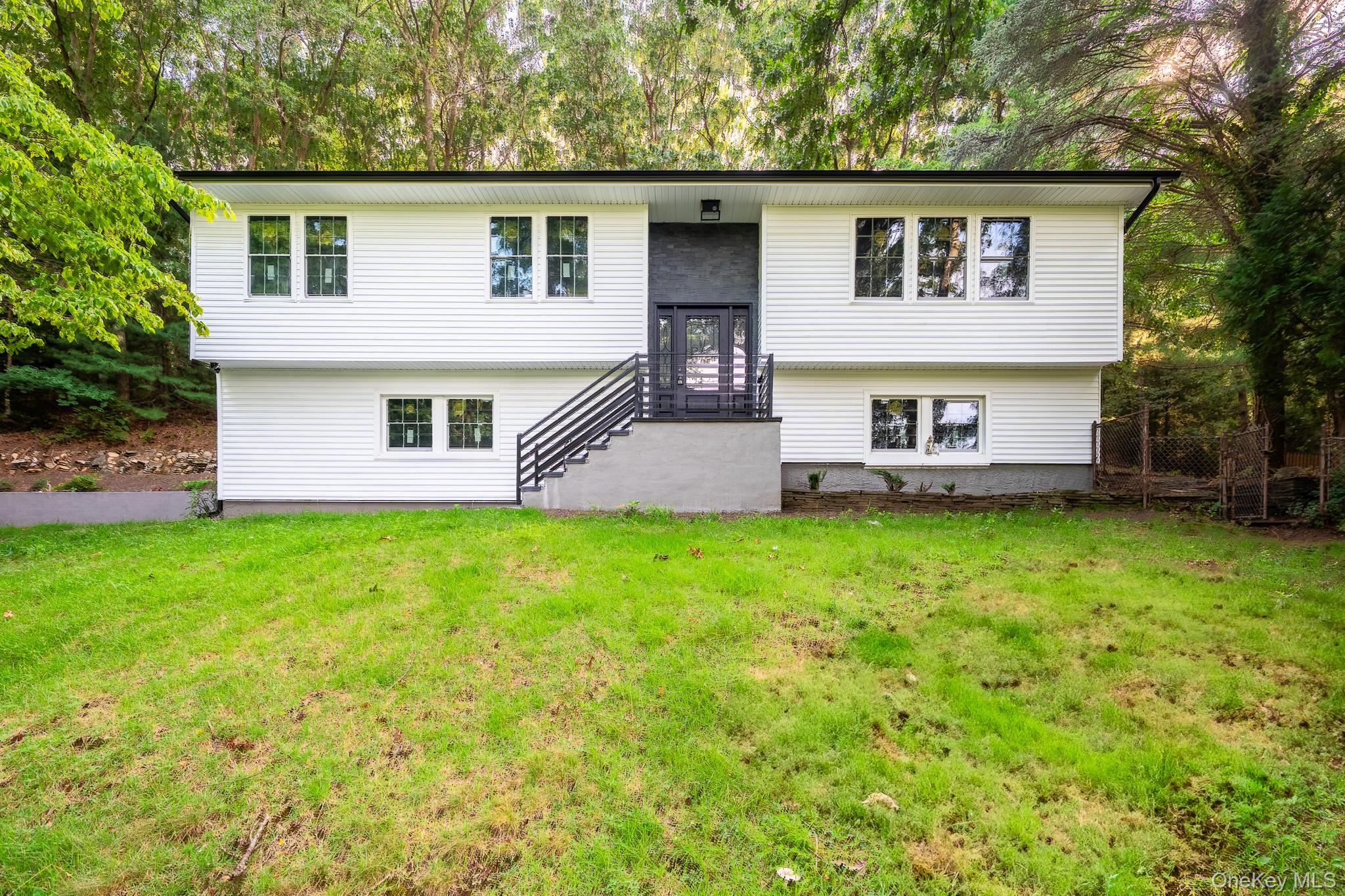 368 Landing Avenue, Smithtown, NY 11787