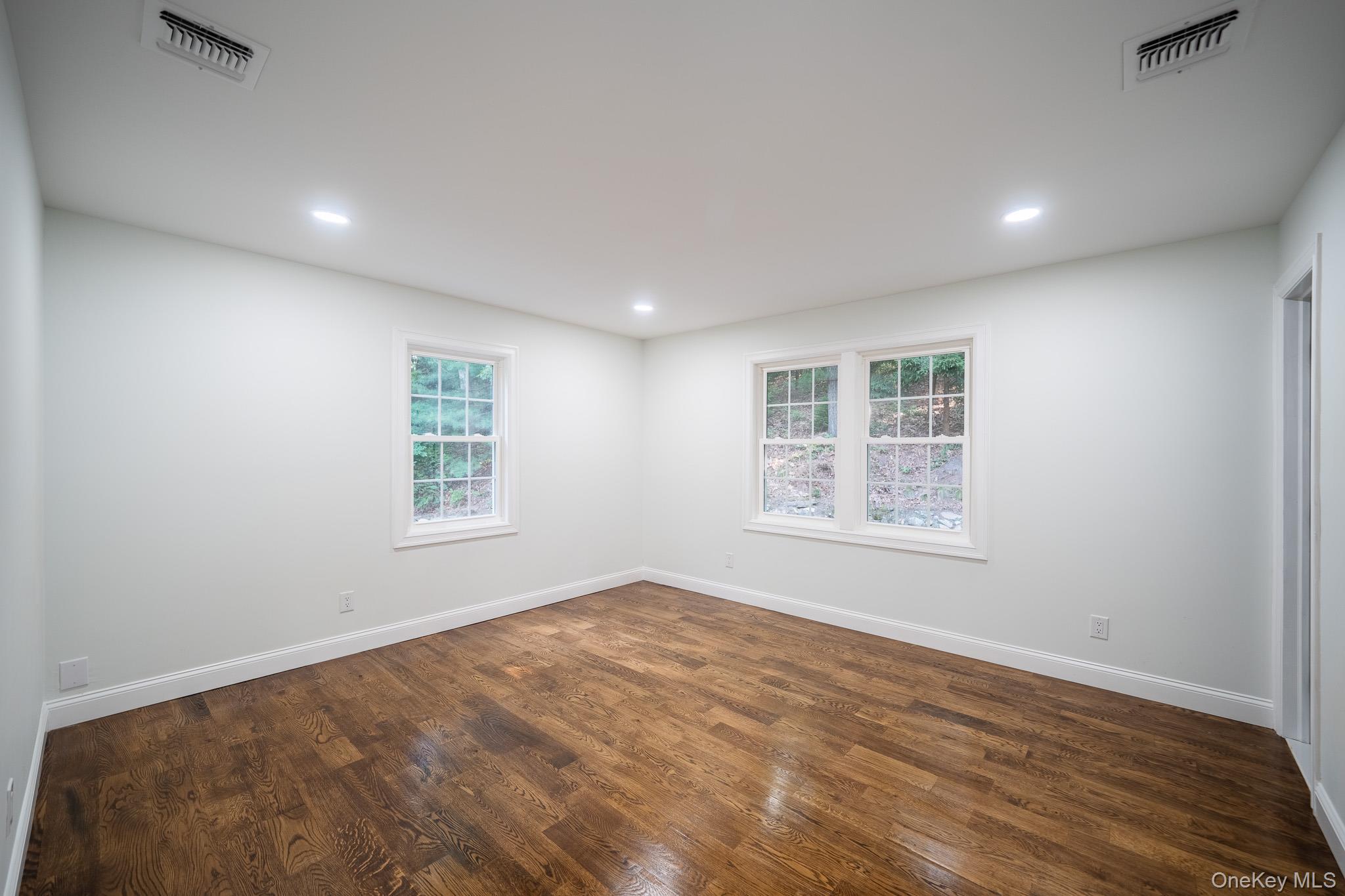 368 Landing Avenue, Smithtown, NY 11787