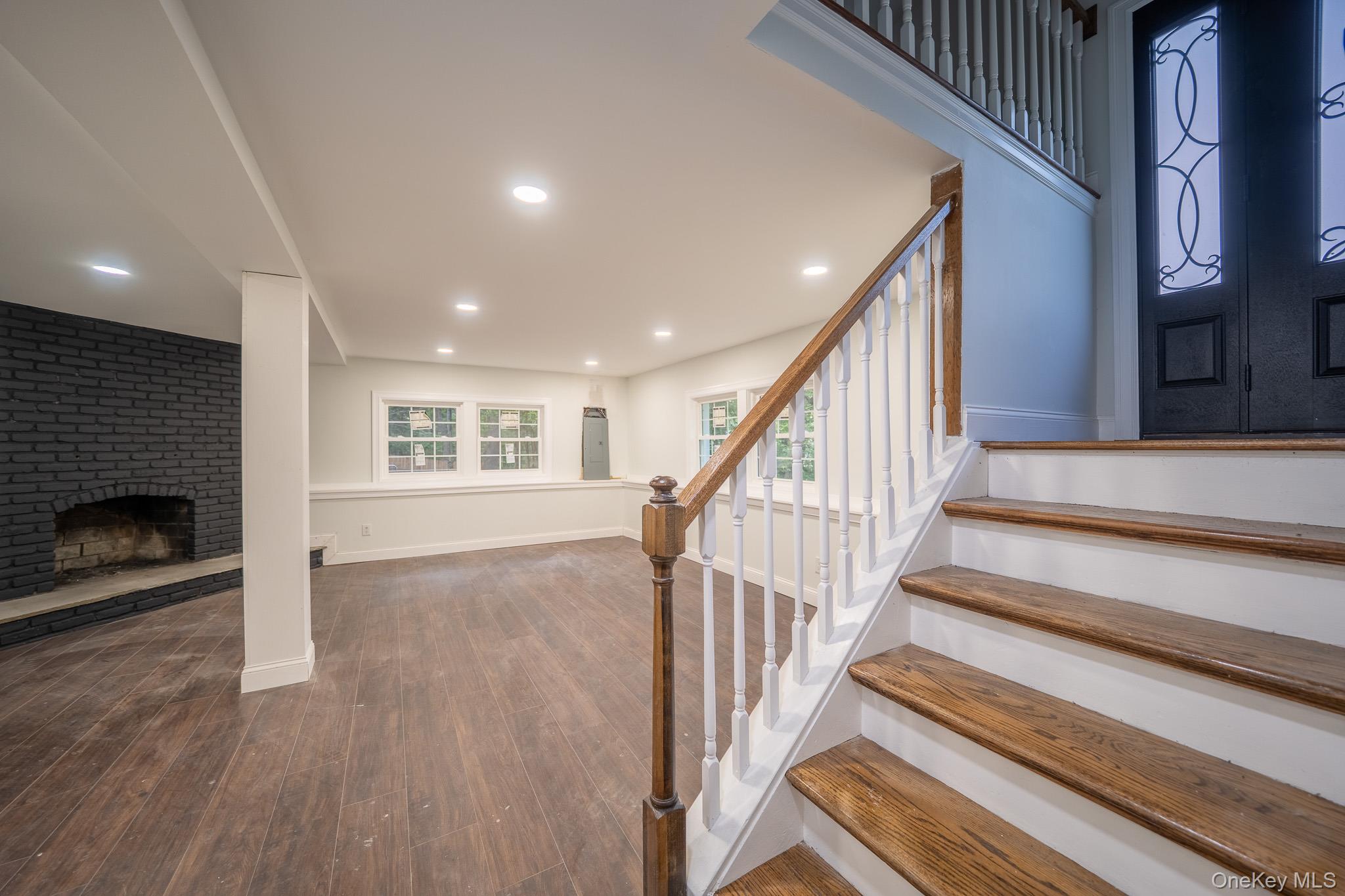 368 Landing Avenue, Smithtown, NY 11787