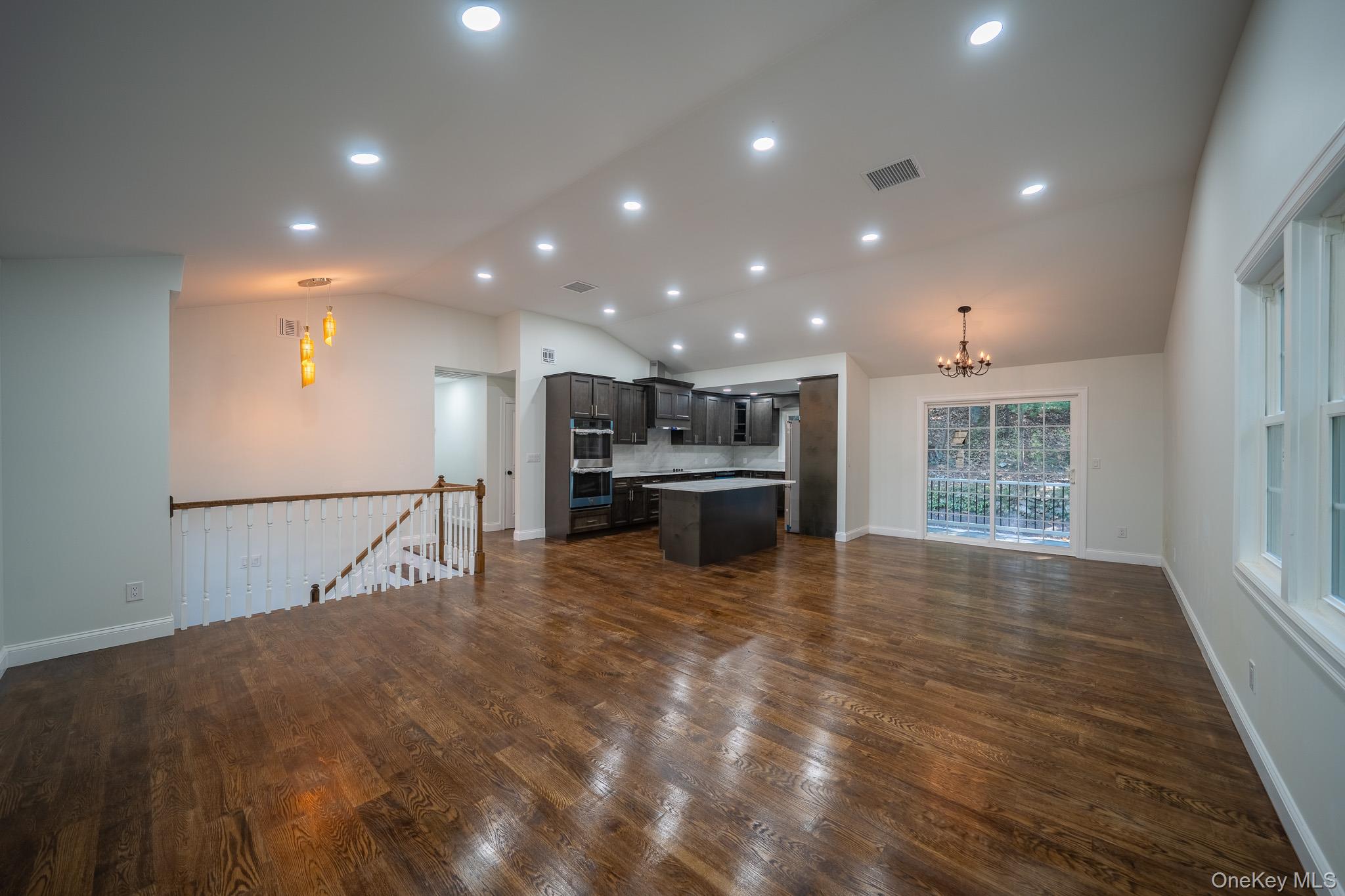 368 Landing Avenue, Smithtown, NY 11787