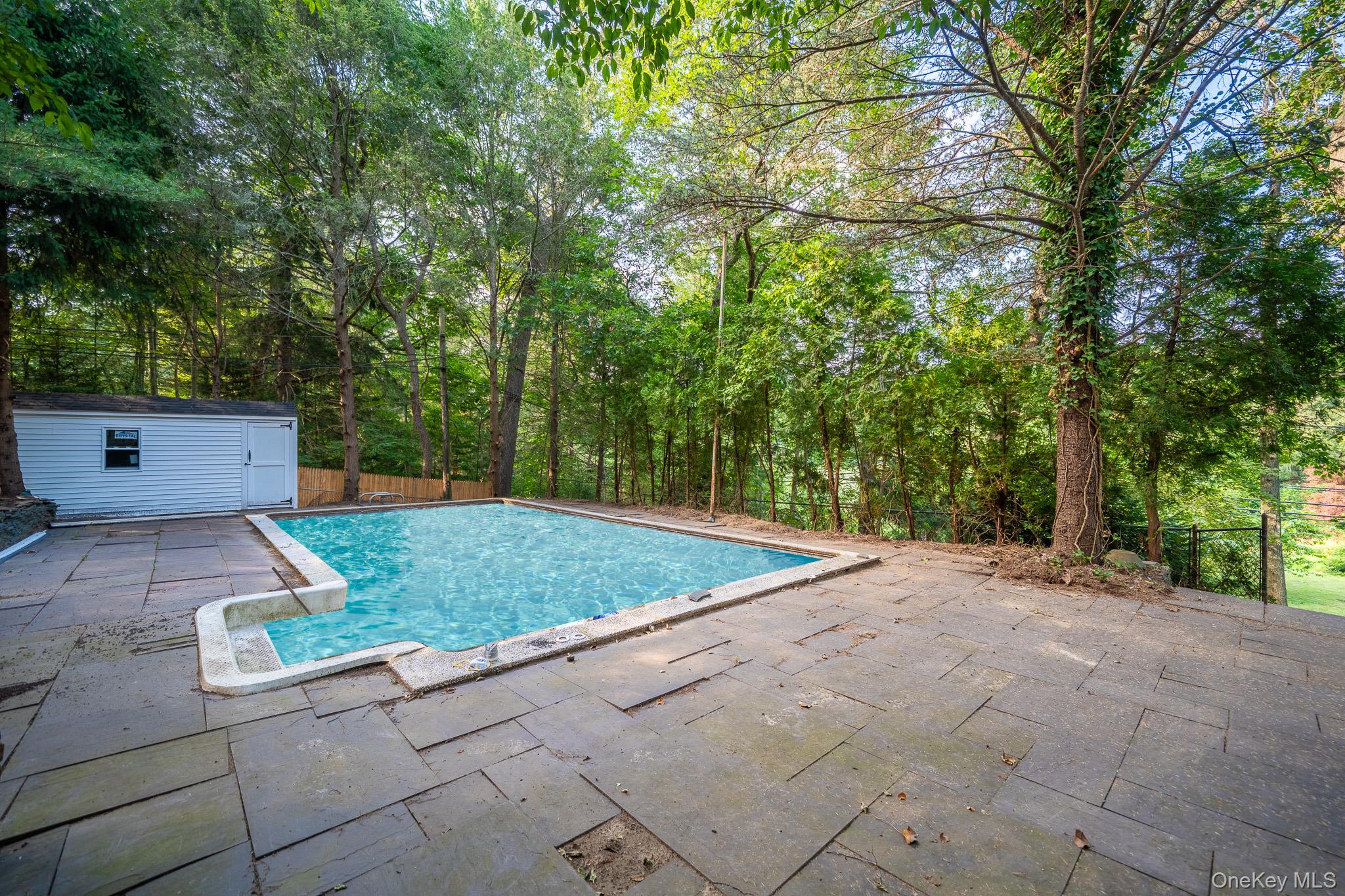 368 Landing Avenue, Smithtown, NY 11787