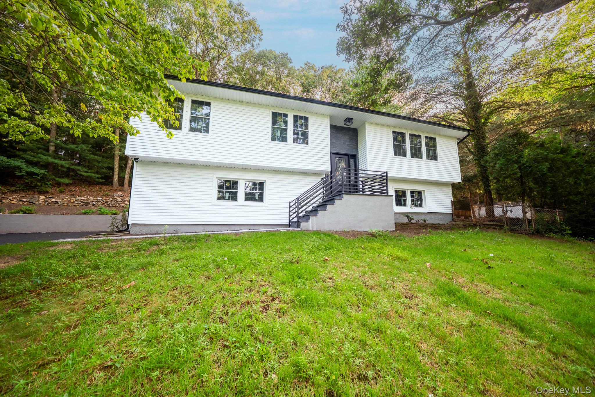 368 Landing Avenue, Smithtown, NY 11787