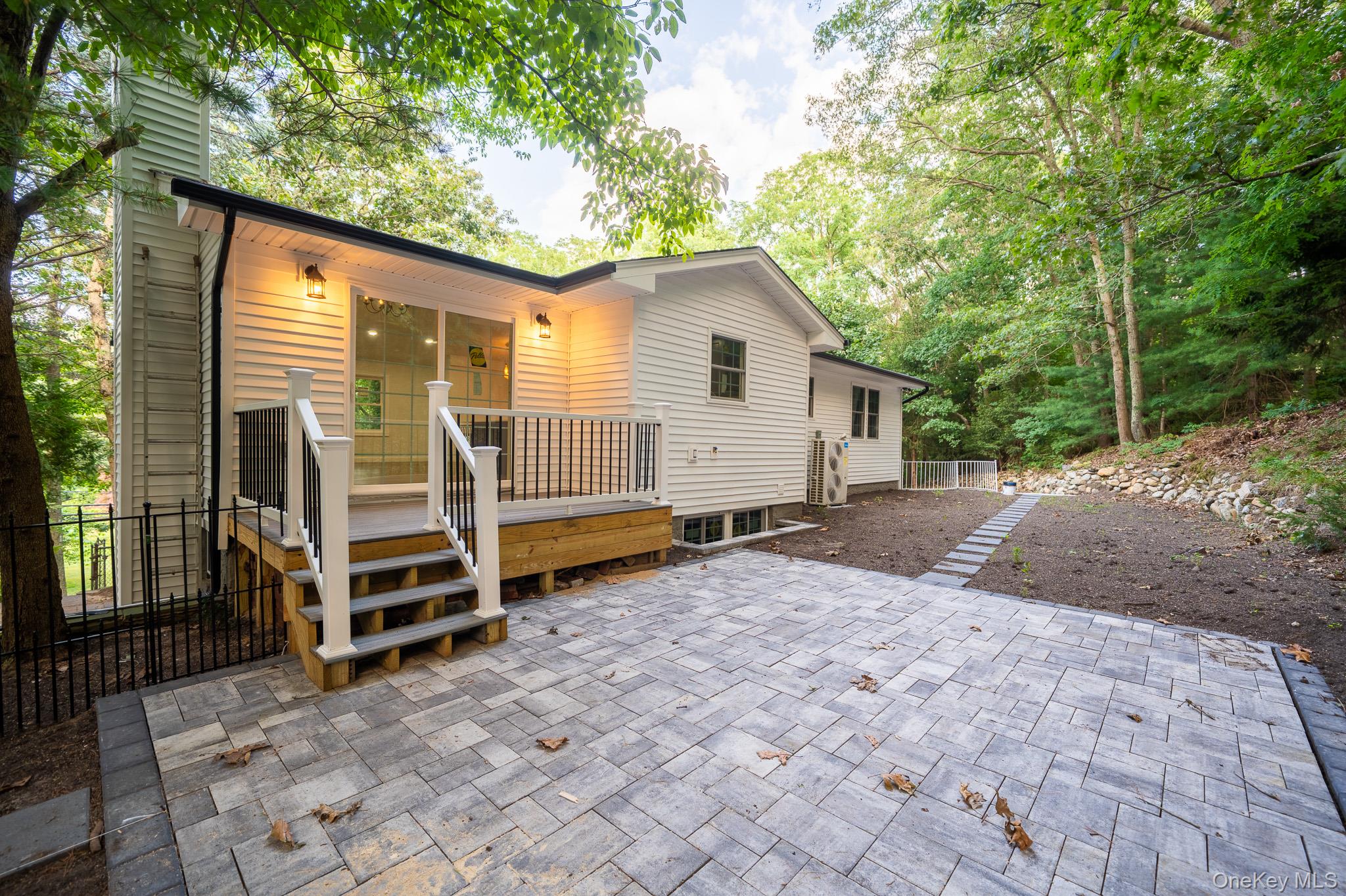 368 Landing Avenue, Smithtown, NY 11787