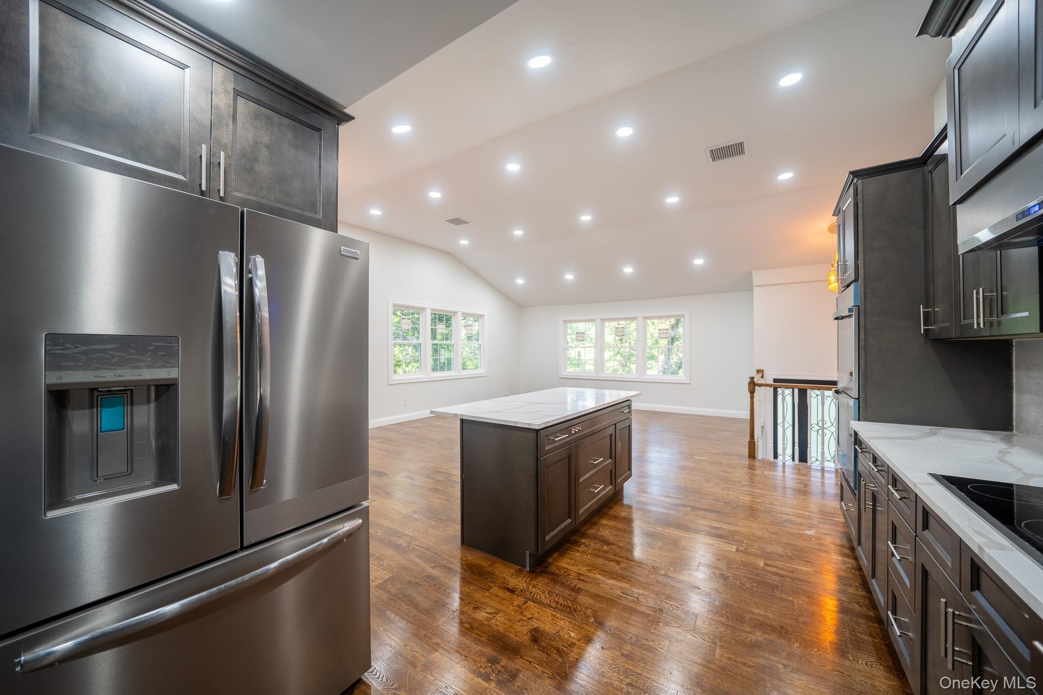 368 Landing Avenue, Smithtown, NY 11787