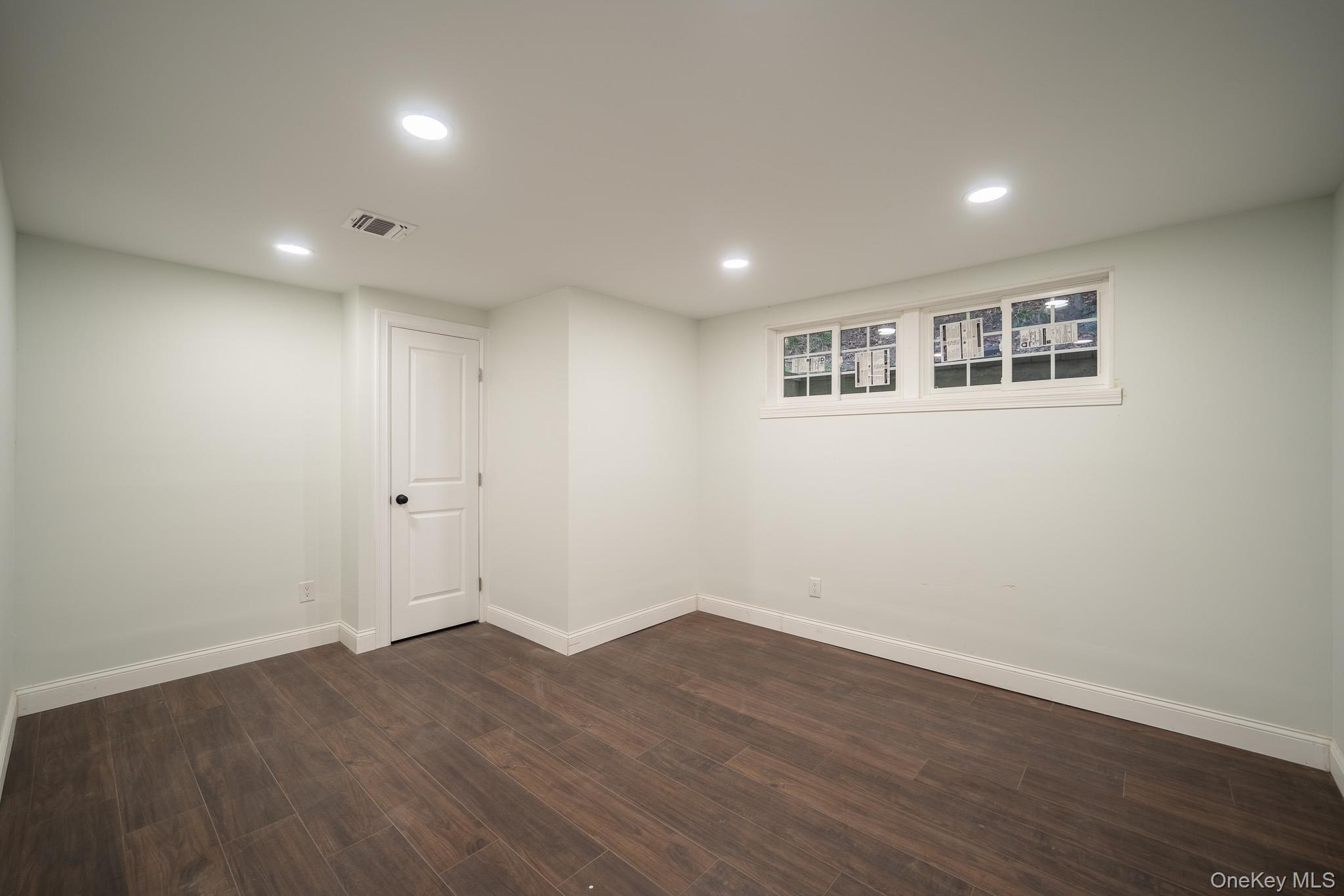 368 Landing Avenue, Smithtown, NY 11787